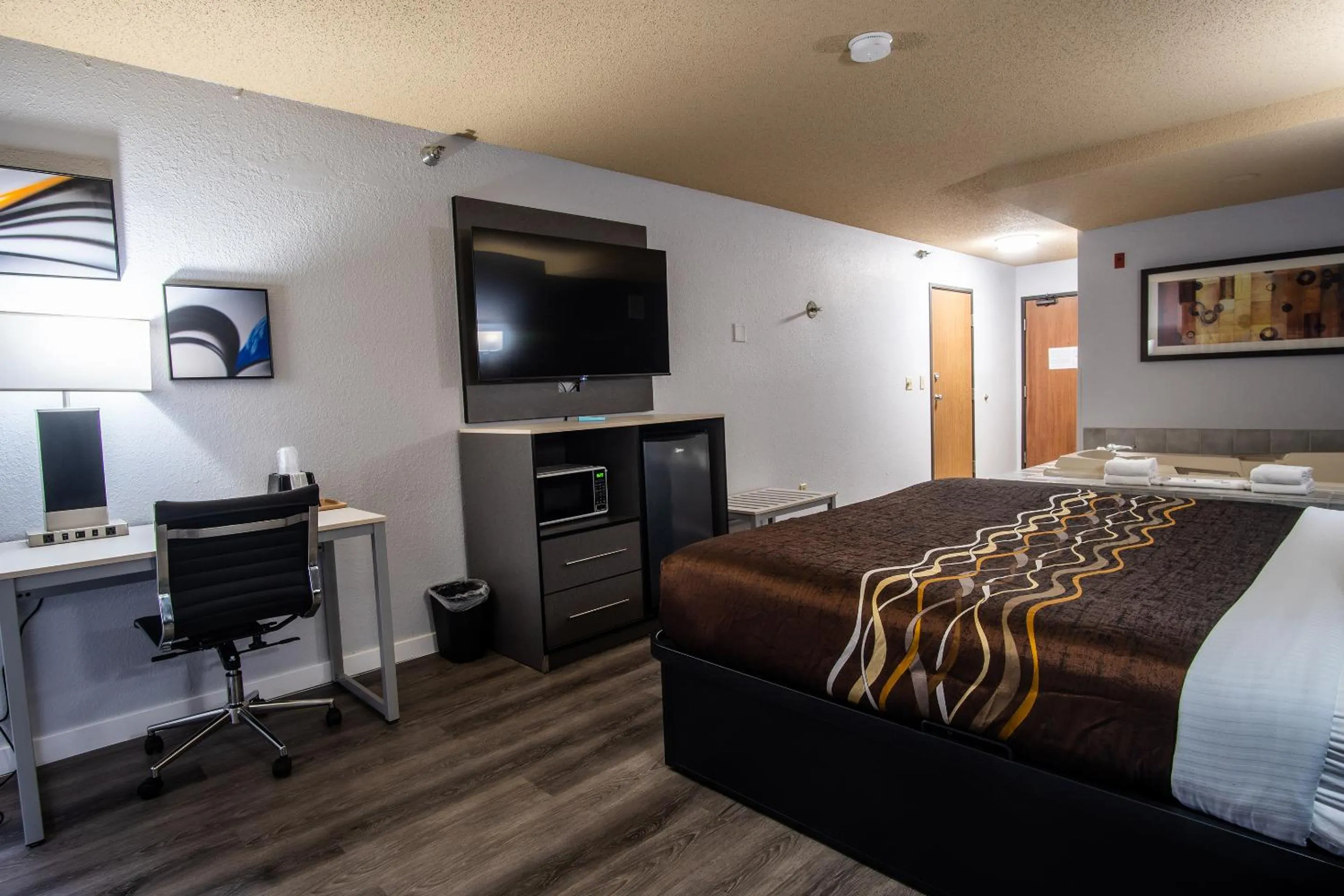 Bed in Coratel Inn and Suites By Jasper Eagan ST Paul Airport & Mall of America