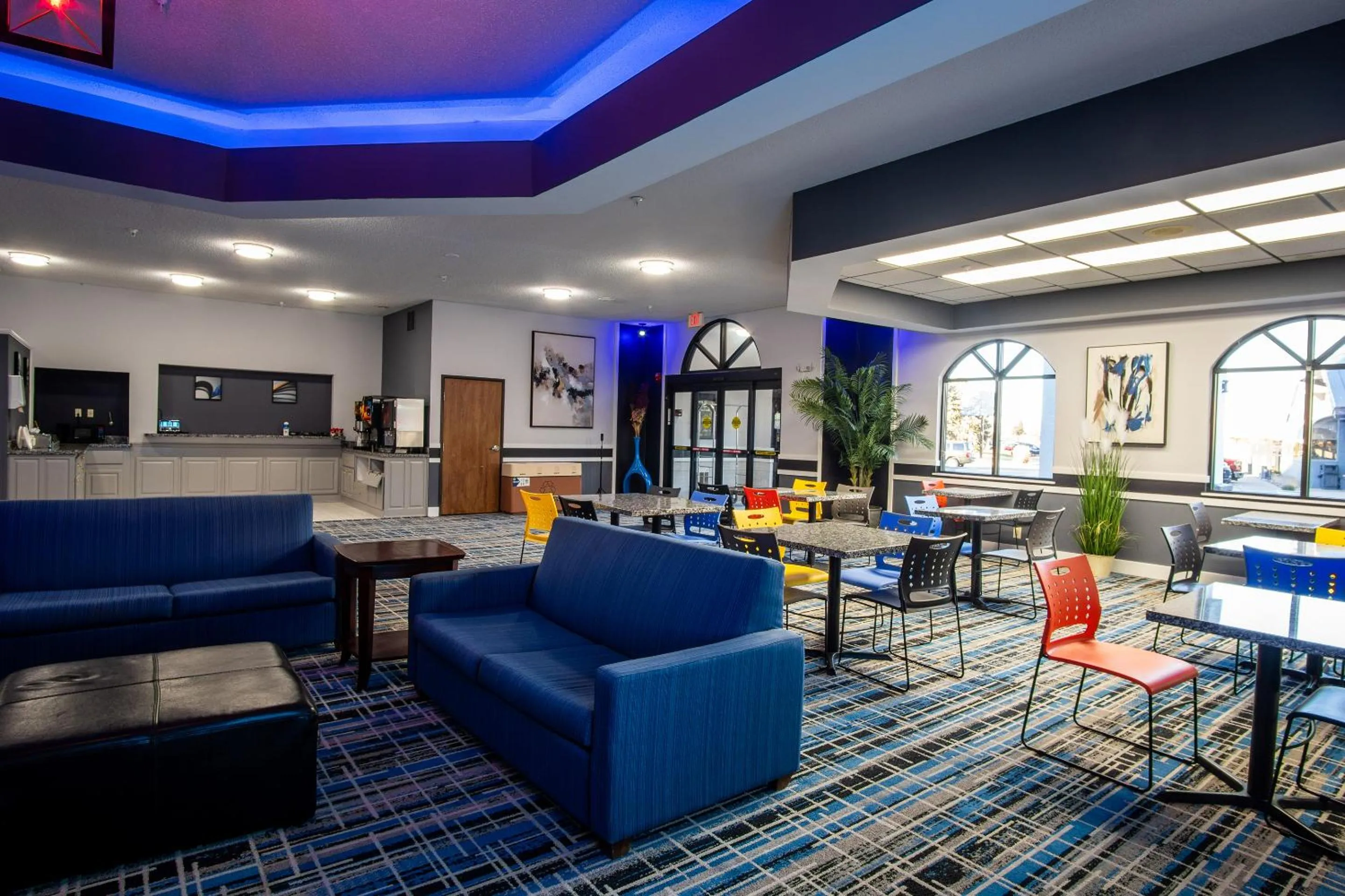 Seating area in Coratel Inn and Suites By Jasper Eagan ST Paul Airport & Mall of America