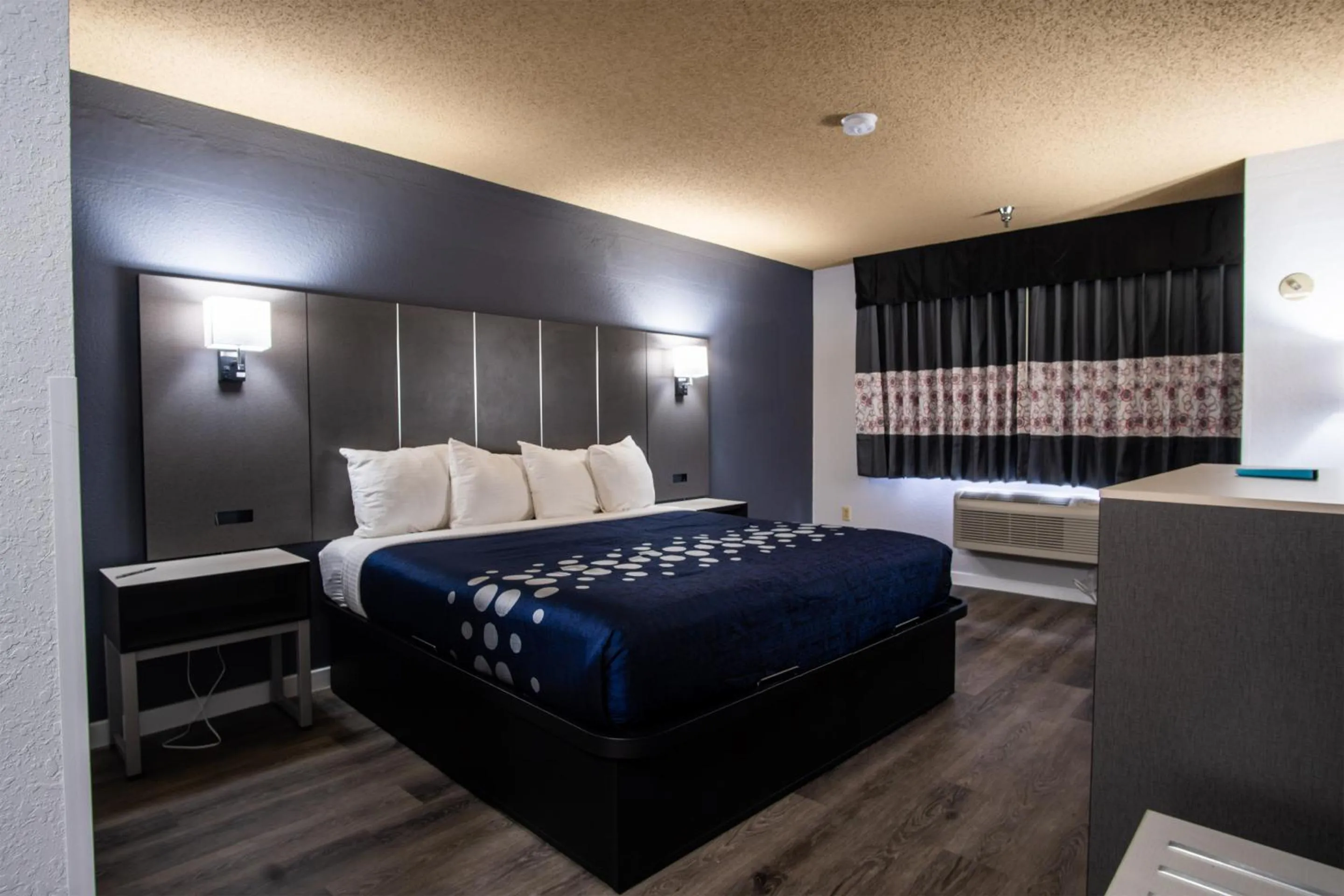 Bedroom, Bed in Coratel Inn and Suites By Jasper Eagan ST Paul Airport & Mall of America