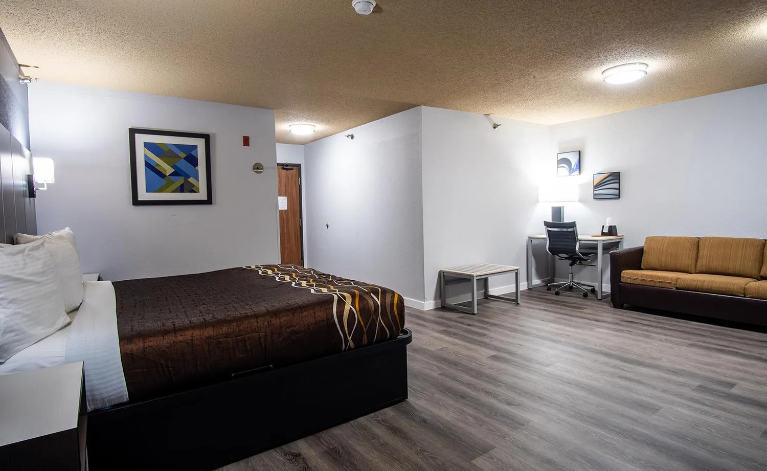 Bedroom in Coratel Inn and Suites By Jasper Eagan ST Paul Airport & Mall of America