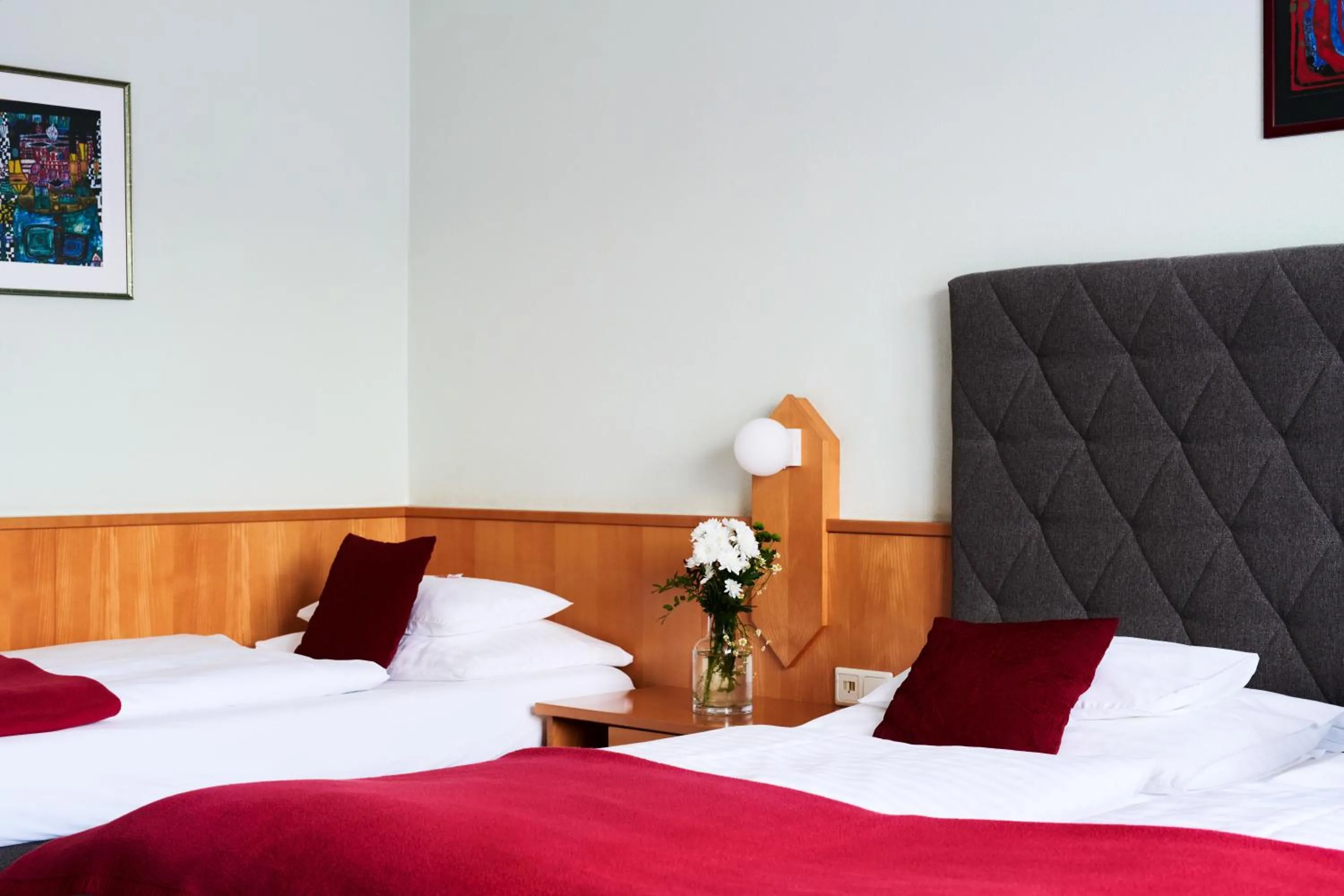 Bed in Hotel Garni Thermenoase