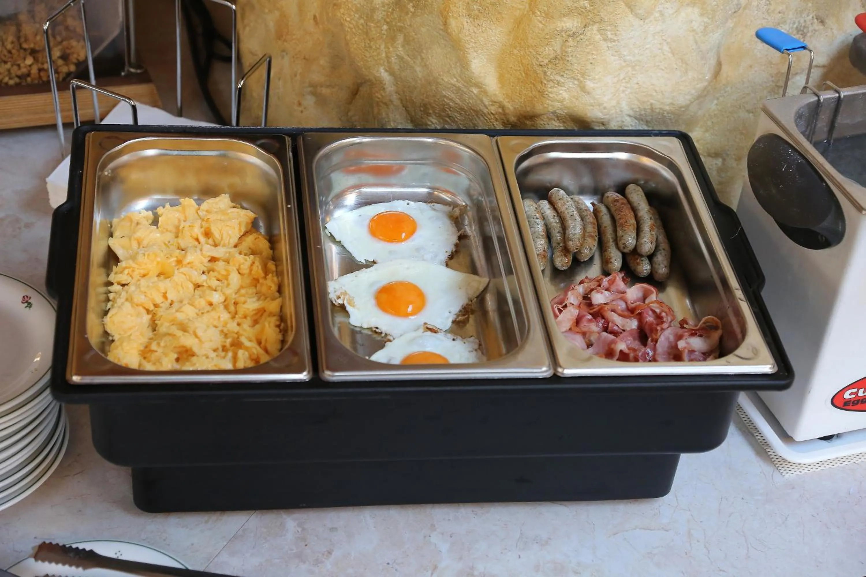 Breakfast in Hotel Garni Thermenoase