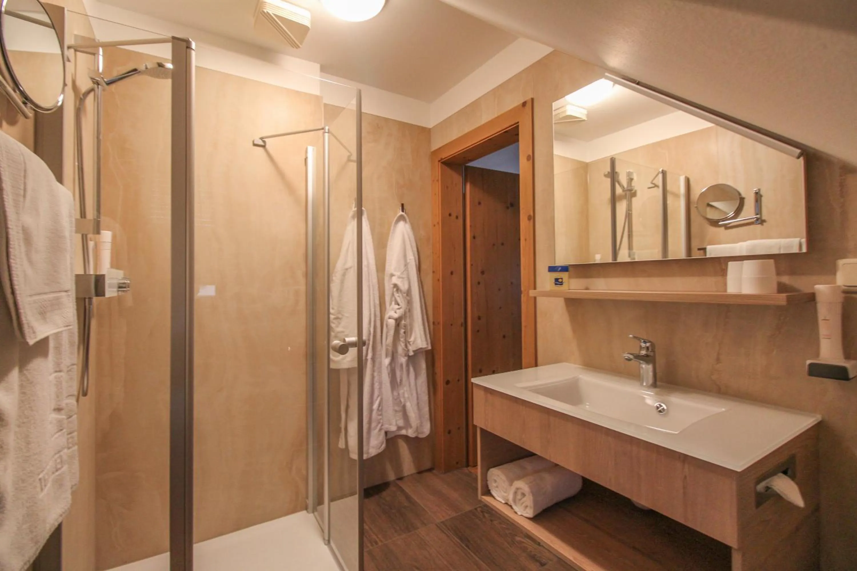 Bathroom in Hotel Garni Thermenoase