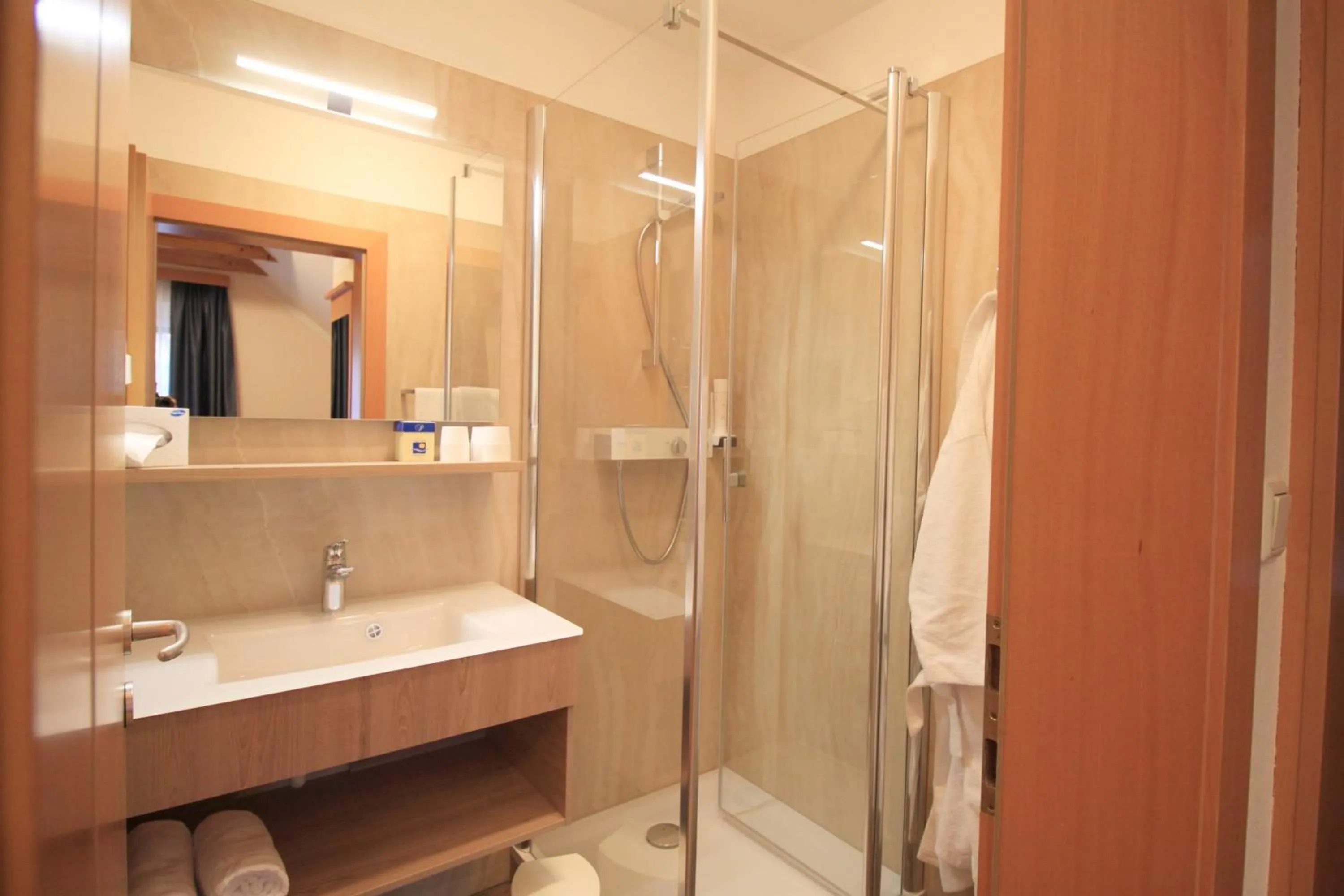 Bathroom in Hotel Garni Thermenoase