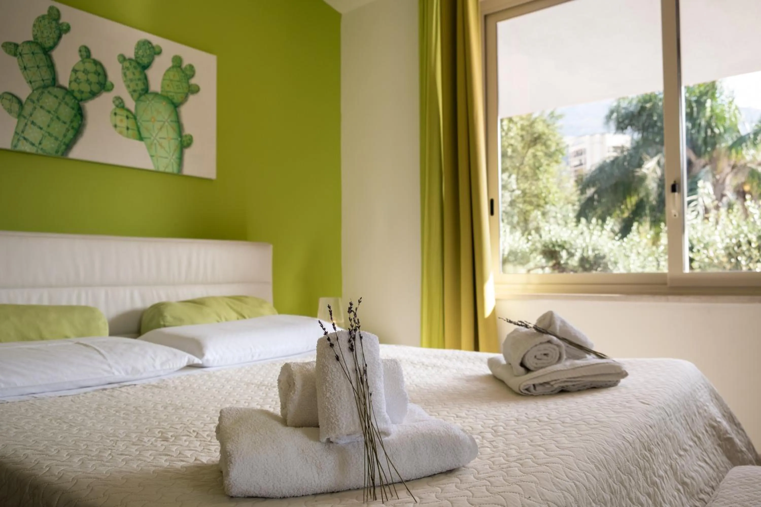 Bed in Villa Megna - Green Paradise B&B