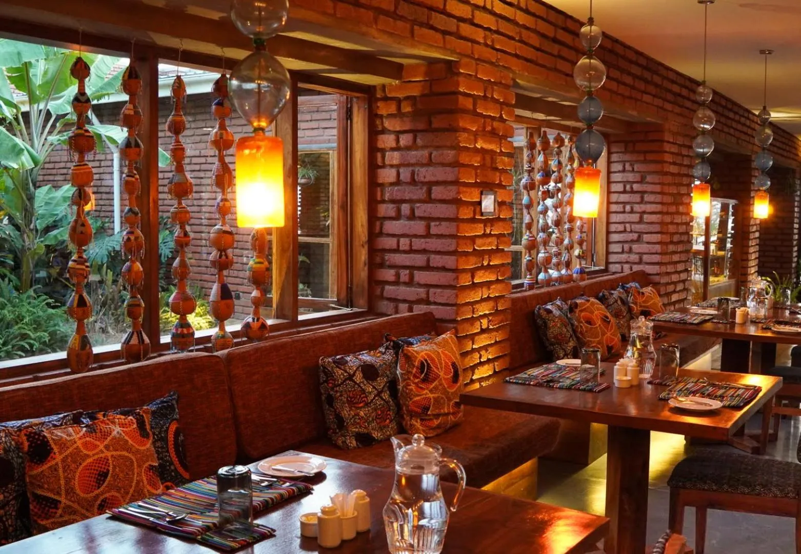 Restaurant/places to eat in Suricata Boma Lodge