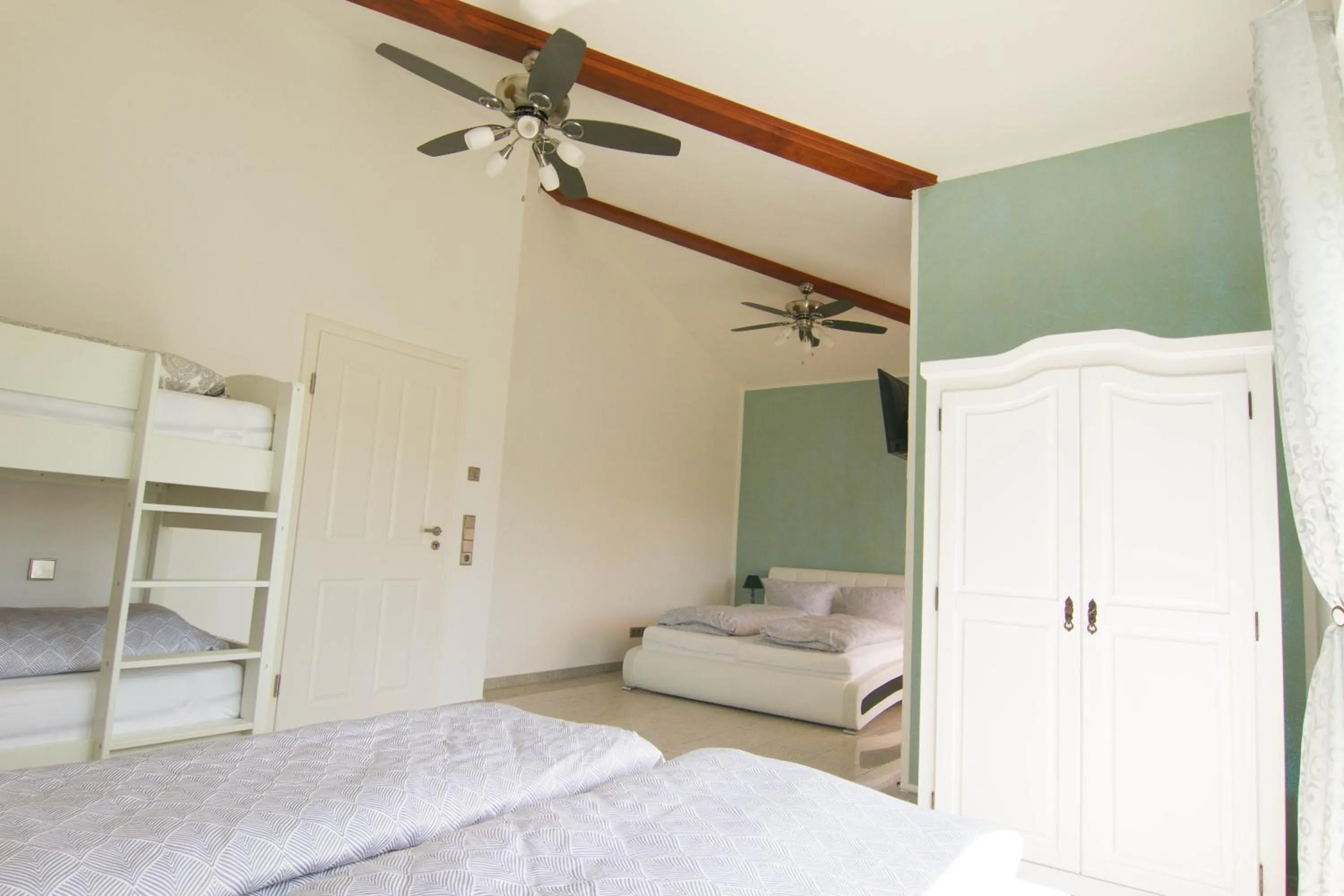 Bed in Rust-Fewo-Hotel