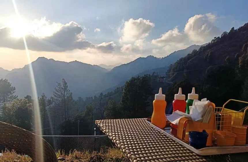 Day in The Green Valley Resort Kanatal