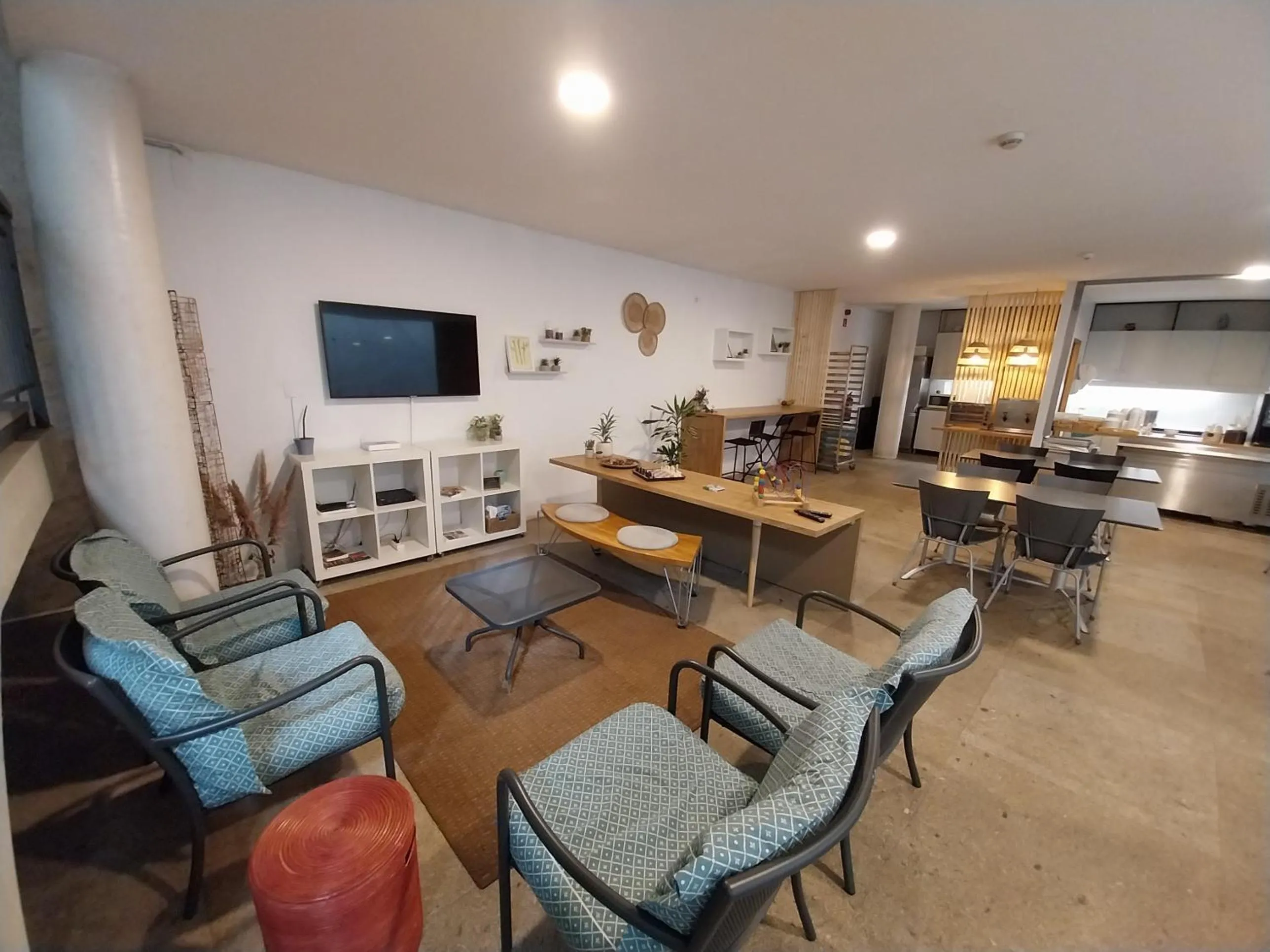 Communal lounge/ TV room in HI Ponte de Lima - Pousada de Juventude