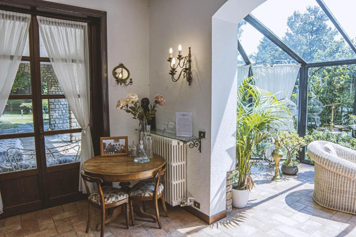 Seating area in Villa Sofia luxury home between Como and MIlano