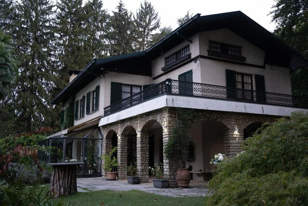 Property building in Villa Sofia luxury home between Como and MIlano