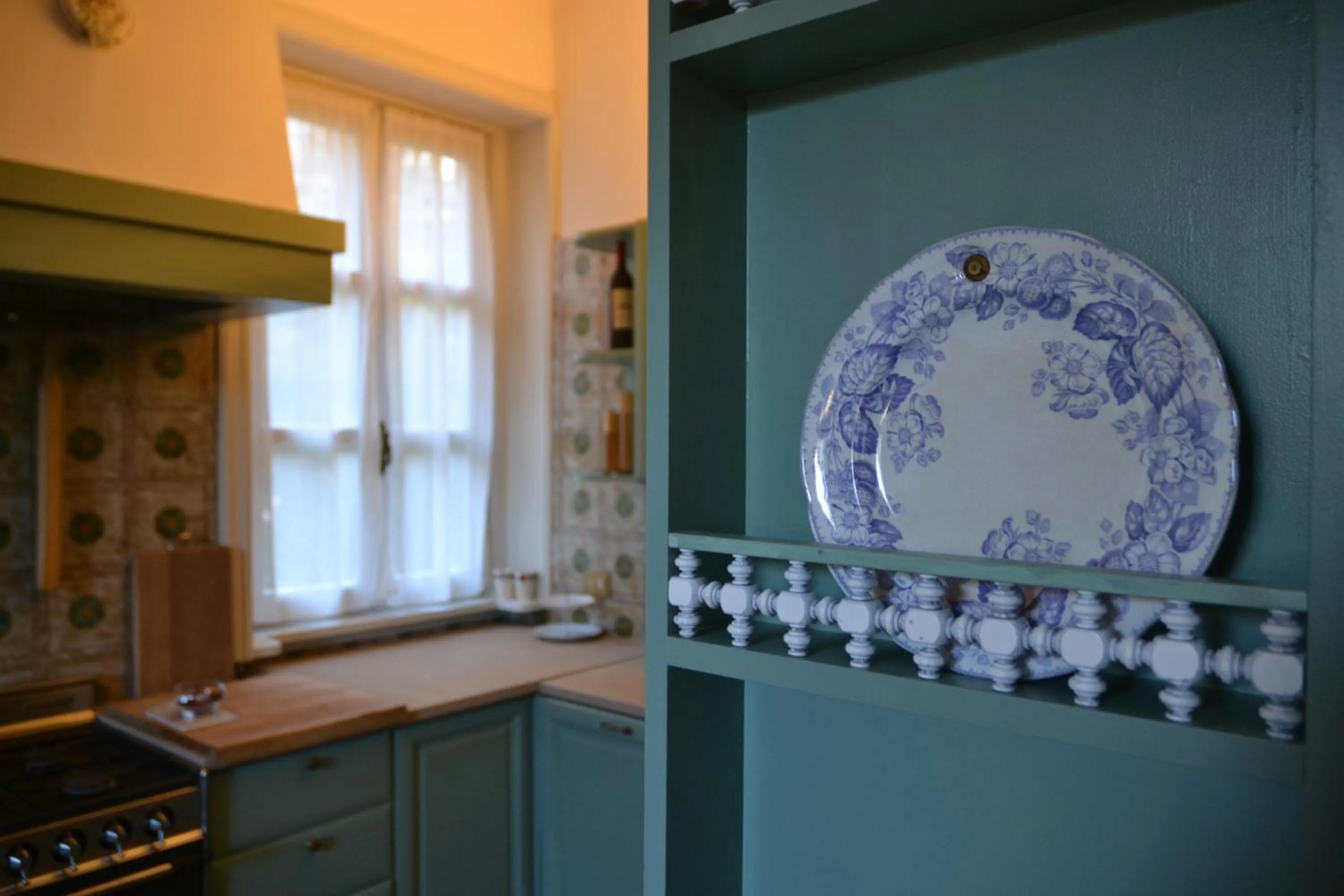 Kitchen or kitchenette in Villa Sofia luxury home between Como and MIlano