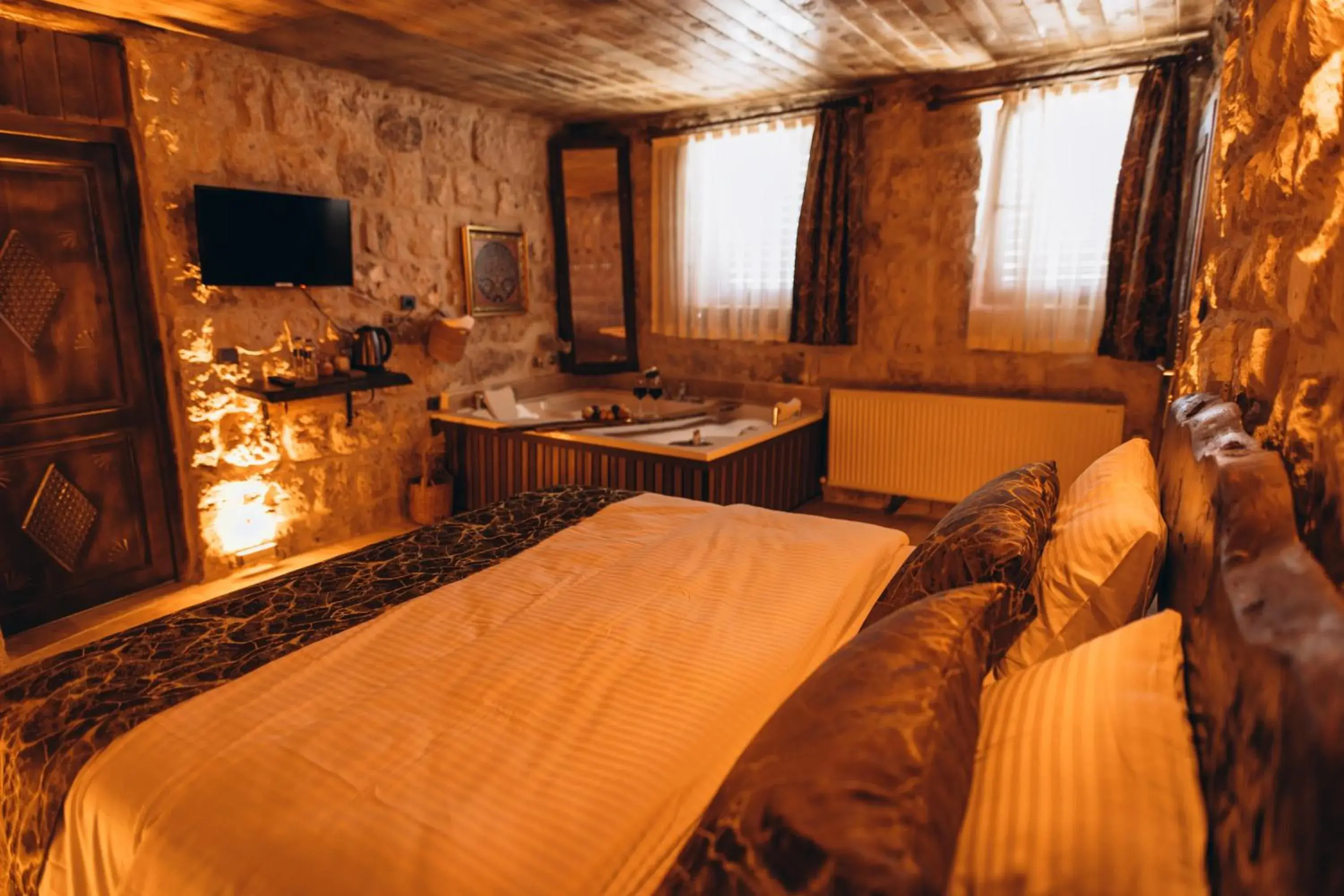 King Room with Spa Bath in İsadora Cave Cappadocia King Room with Spa Bath in İsadora Cave Cappadocia