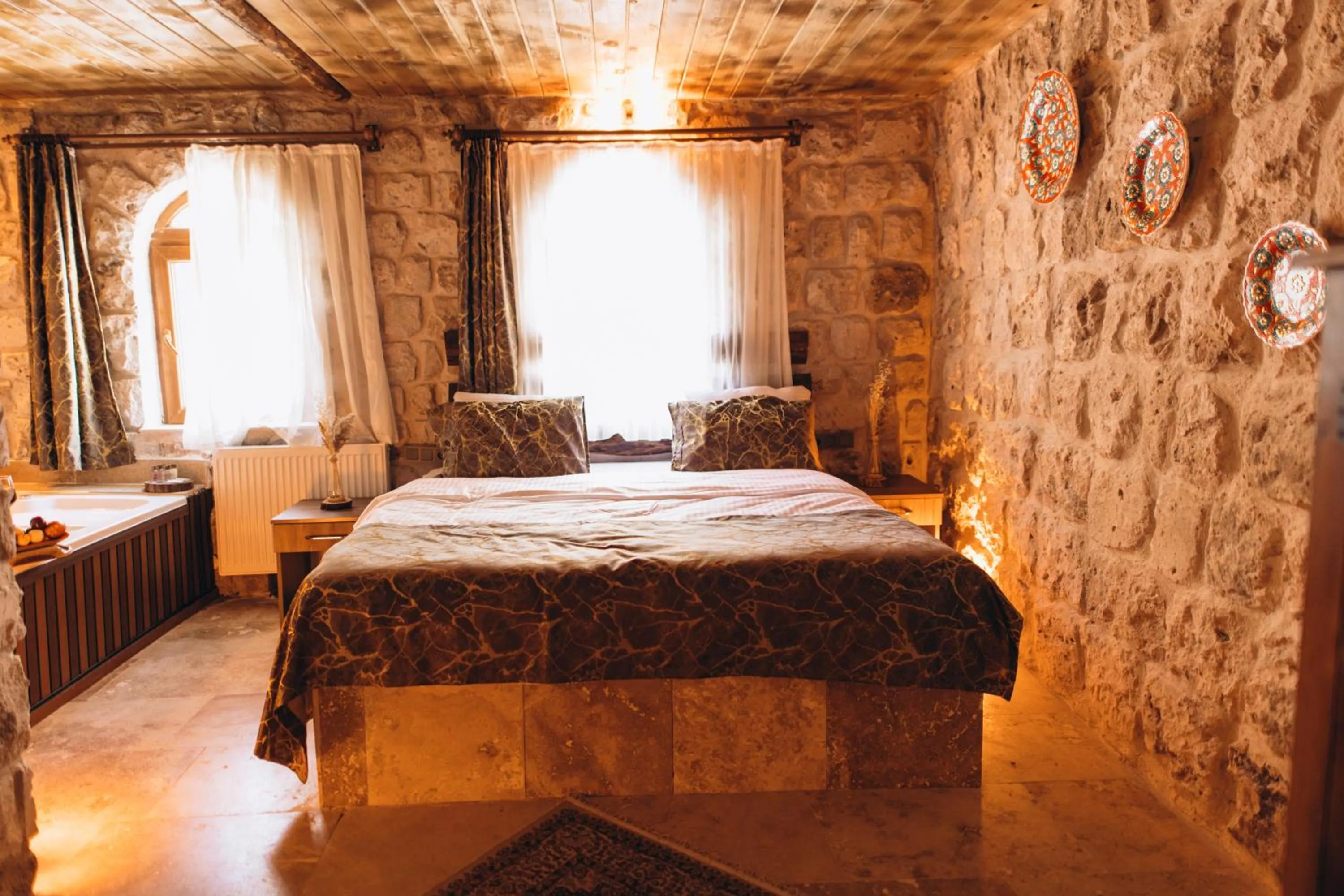 Bed in İsadora Cave Cappadocia