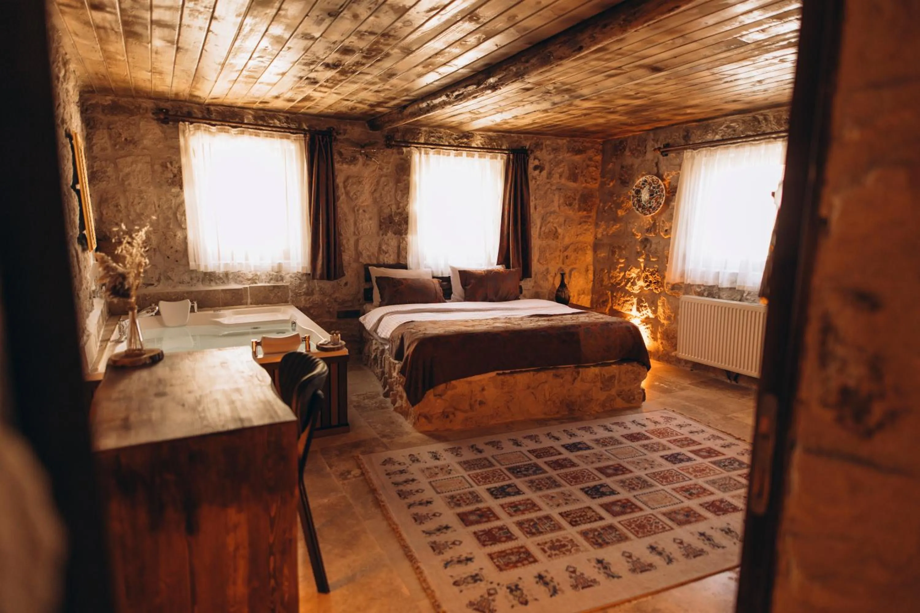 Bed in İsadora Cave Cappadocia