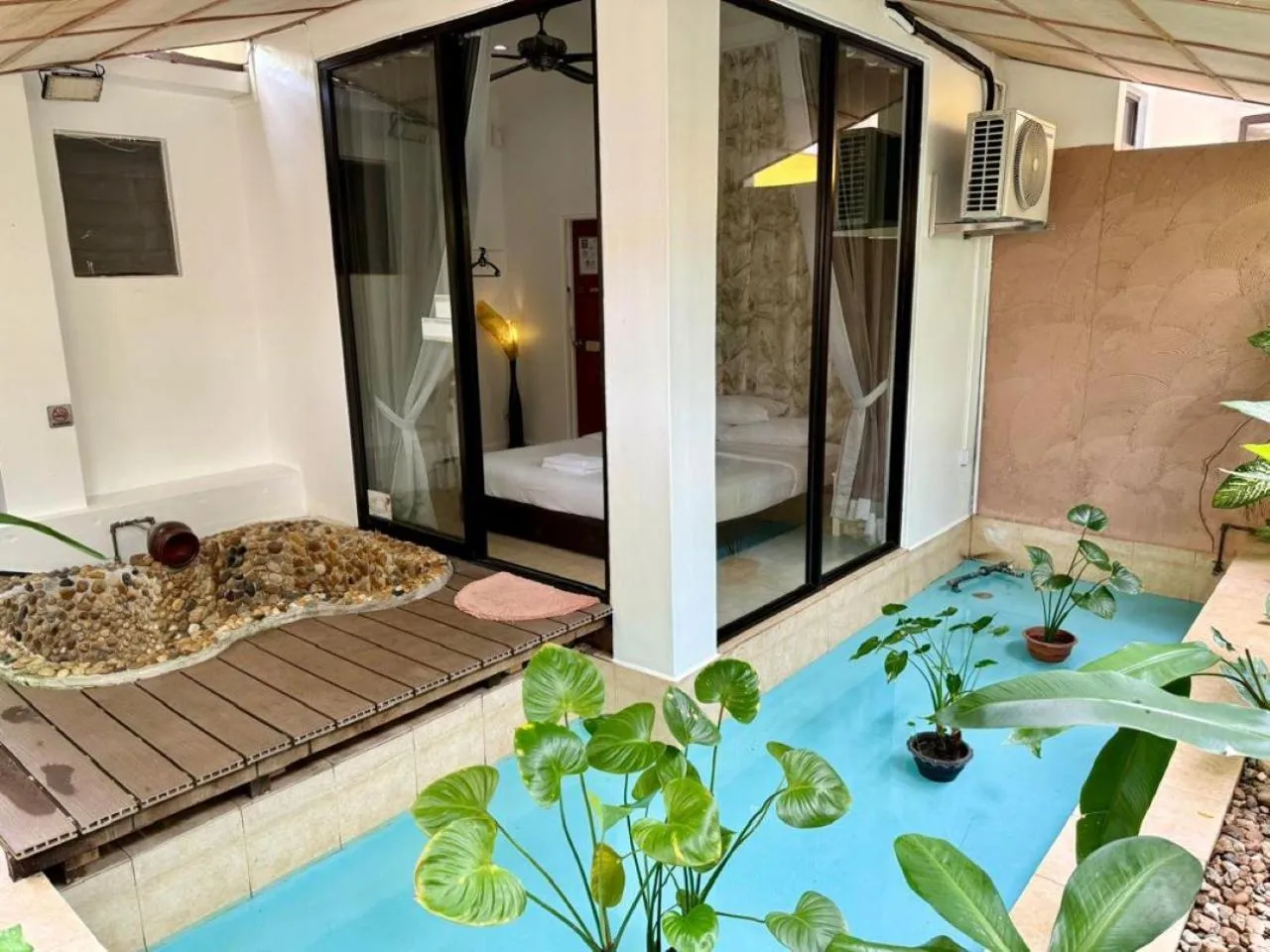 Patio in Ardour Lodge "B" Wing