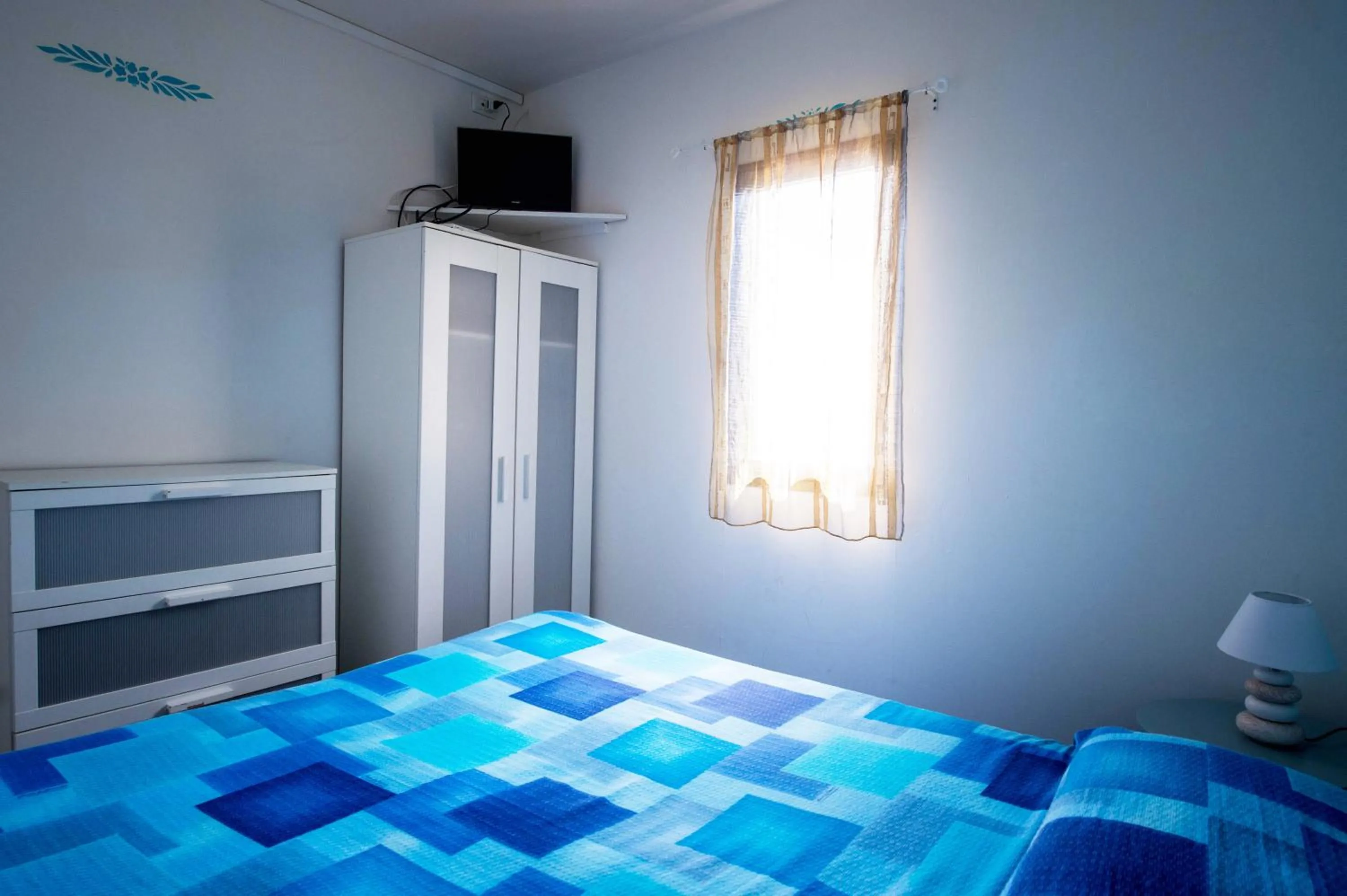 Photo of the whole room, Bed in Marina del Cantone Chalet