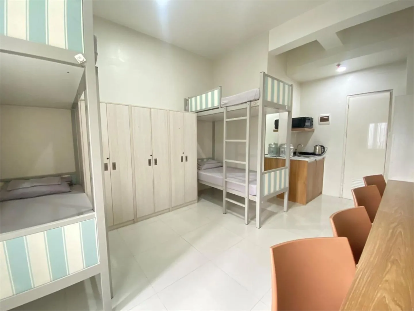 Photo of the whole room, Bed in UHome Lacson