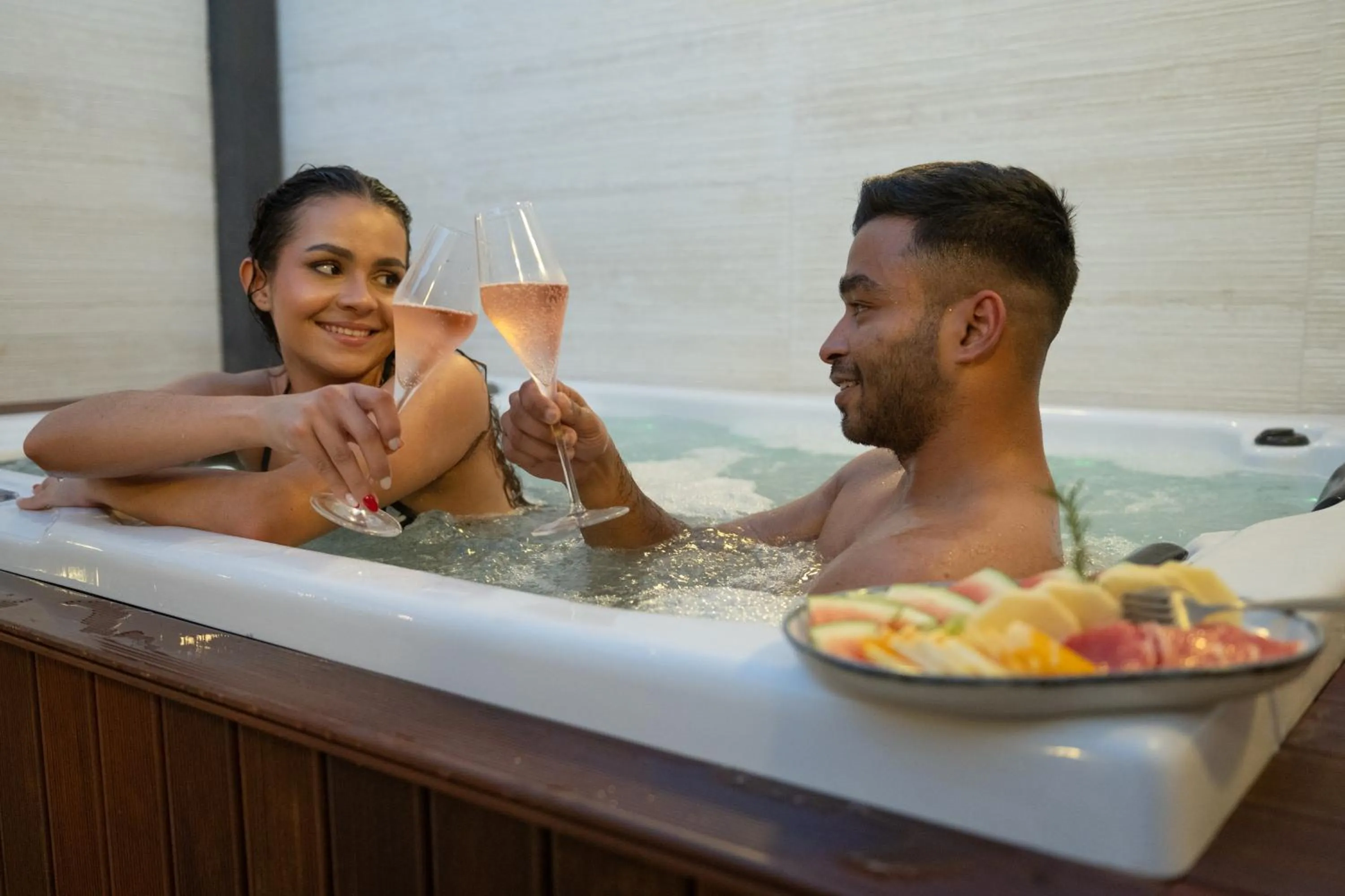 People in Favaios Aldeia Resort - Casa das Padeiras