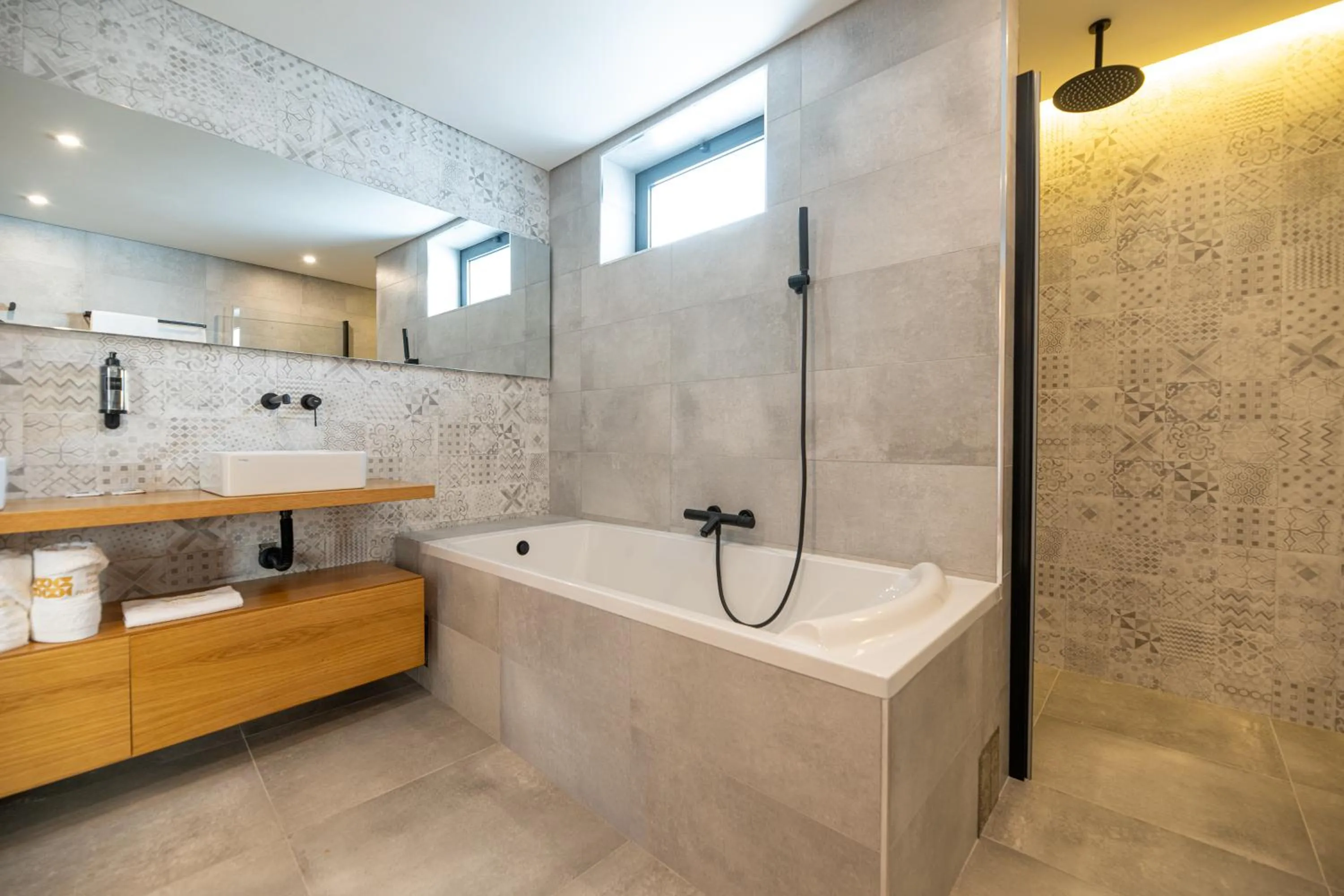 Shower in Favaios Aldeia Resort - Casa das Padeiras