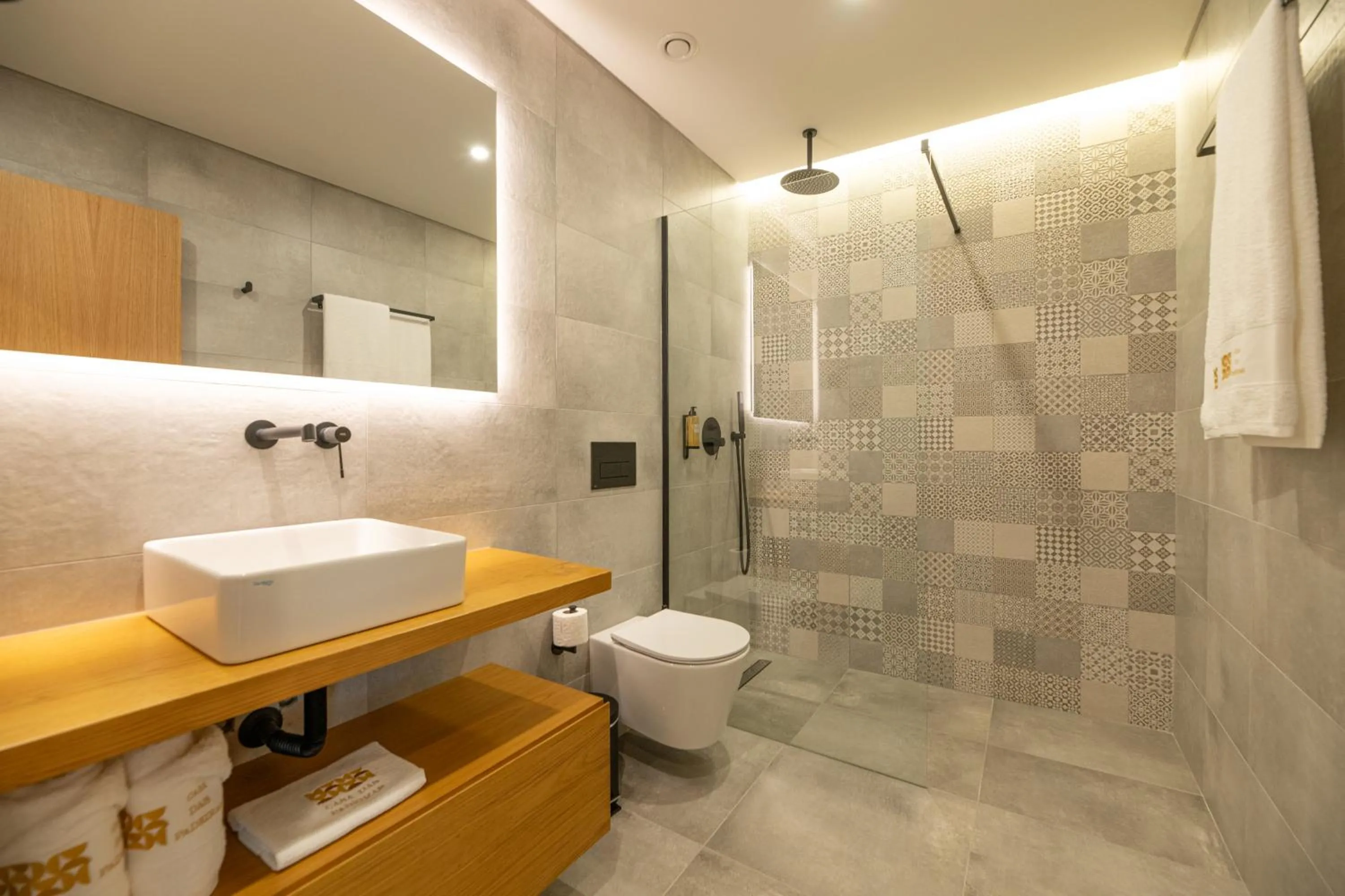 Shower in Favaios Aldeia Resort - Casa das Padeiras