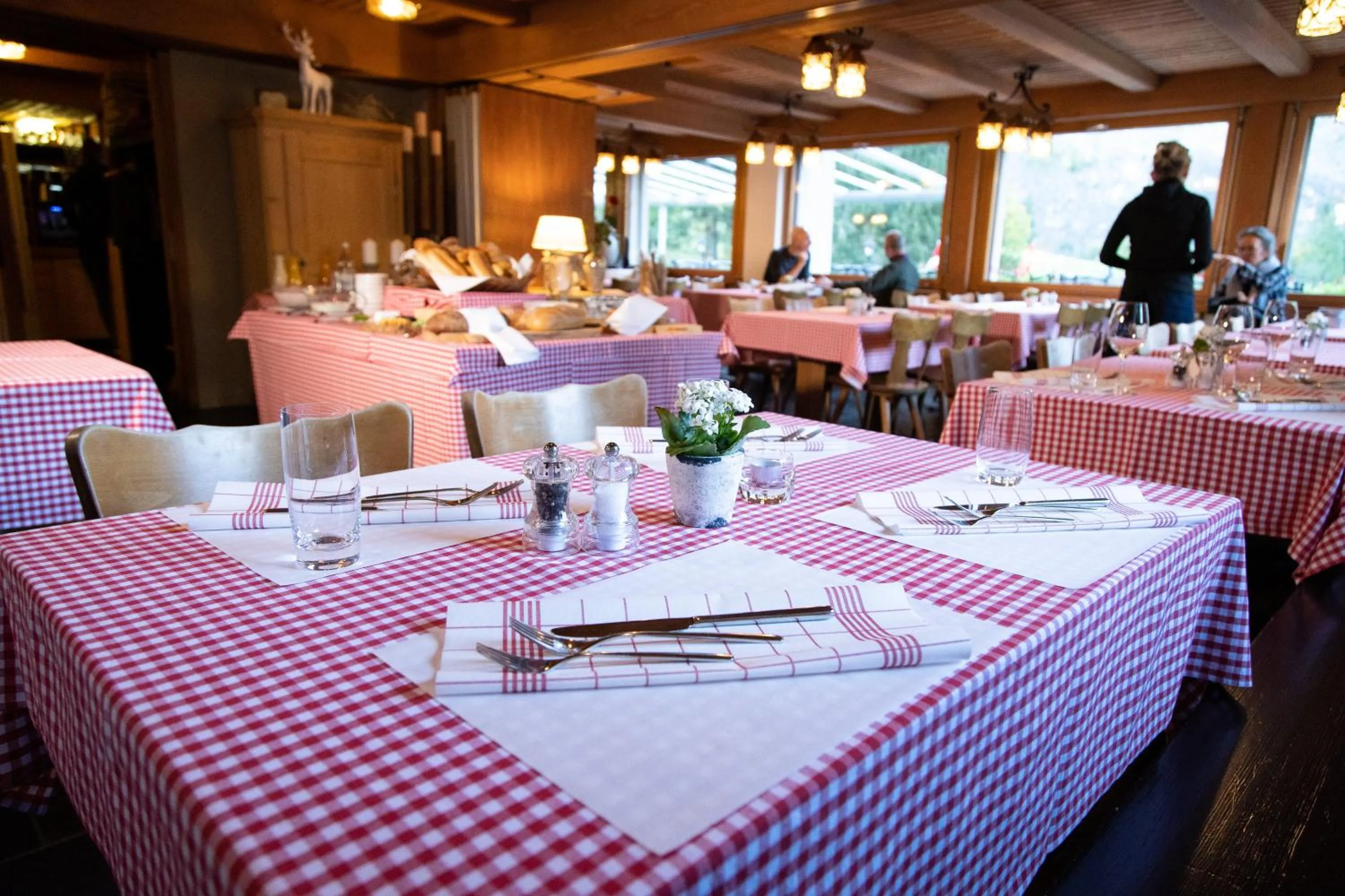 Restaurant/places to eat in Berghotel Obersee