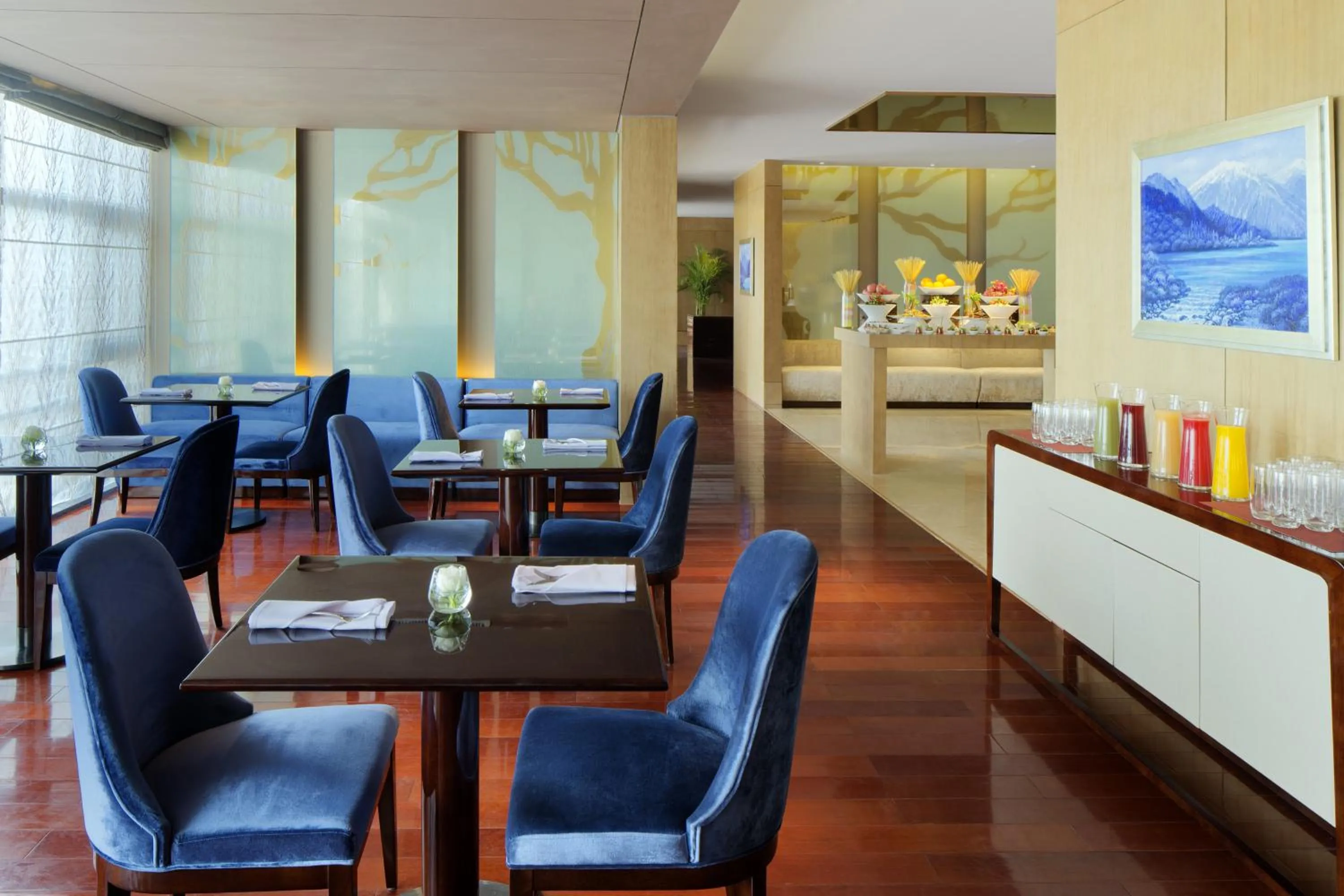 Lounge or bar, Restaurant/Places to Eat in Radisson Blu Hotel Kashgar