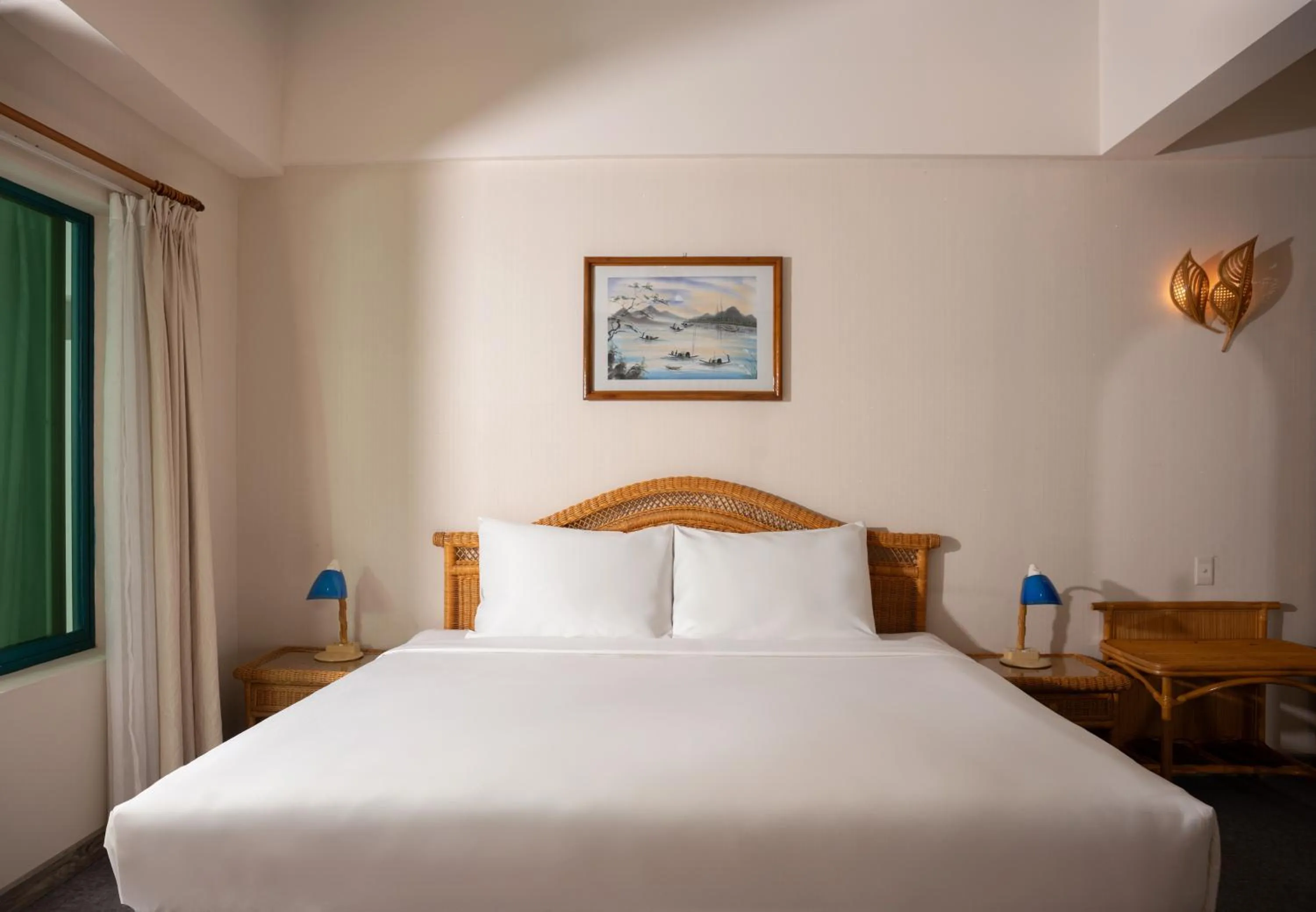 Photo of the whole room, Bed in Green Nha Trang