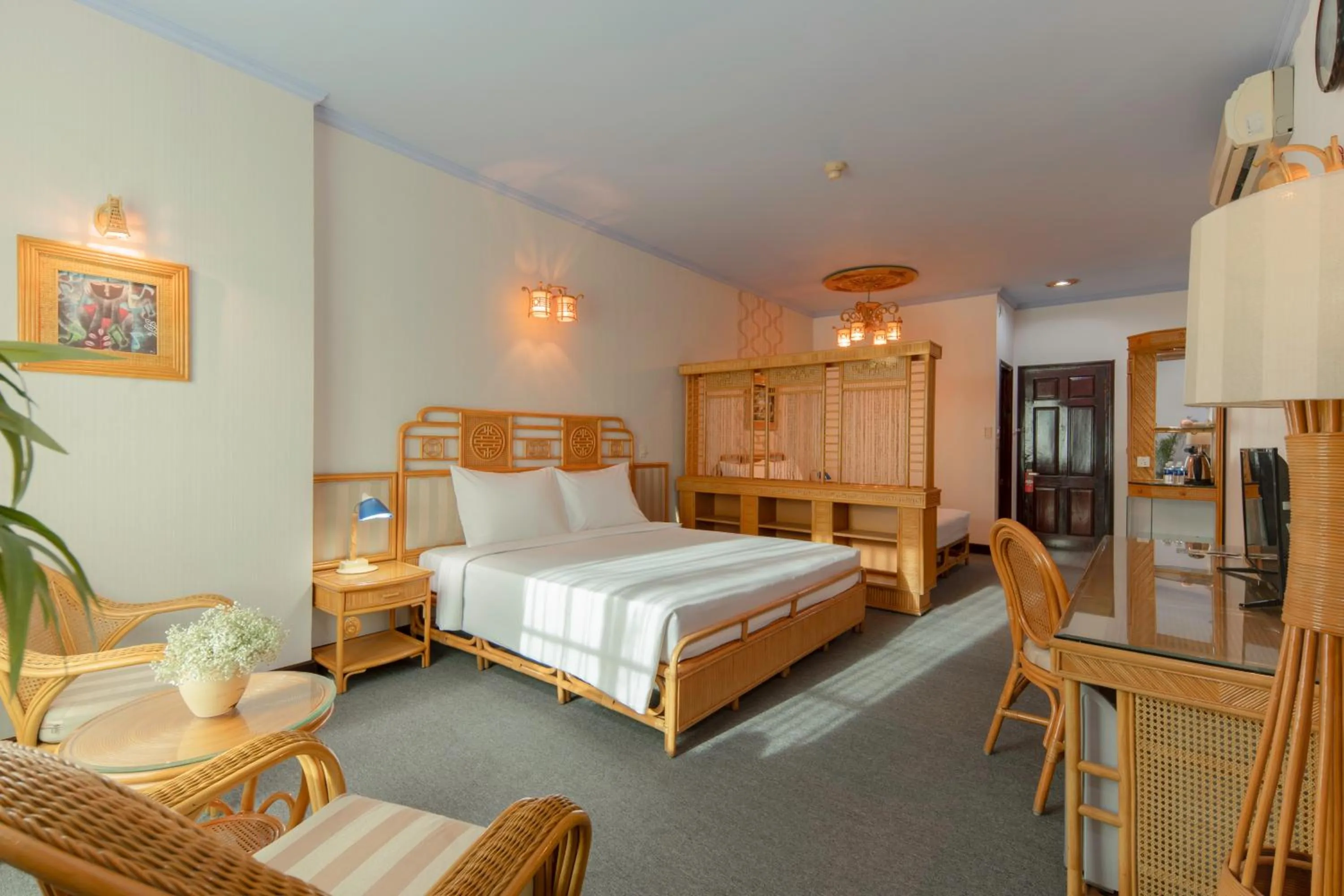 Photo of the whole room, Bed in Green Nha Trang