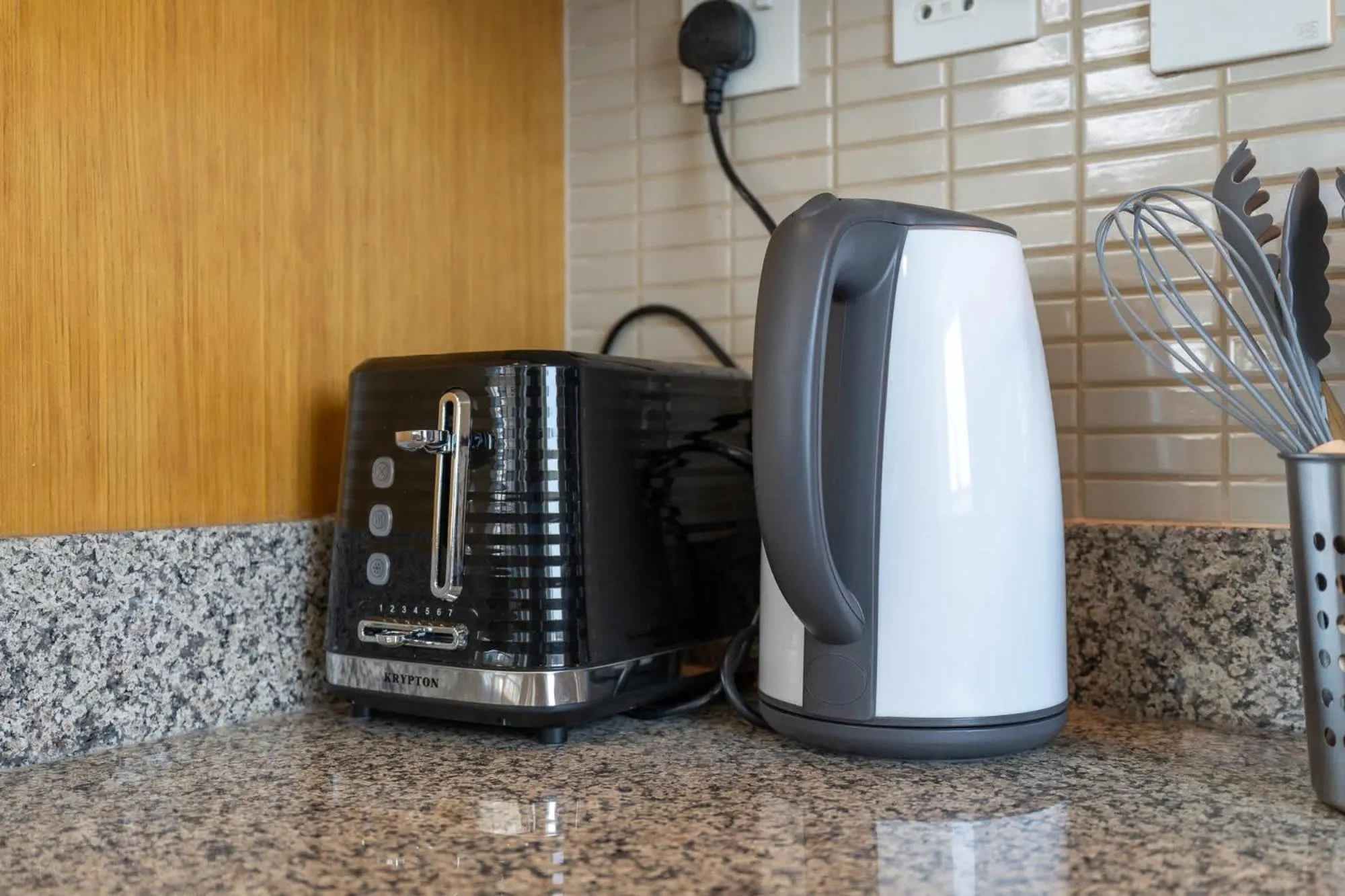 Glorious Studio with Easy City Access in Bay Square 9, Business Bay