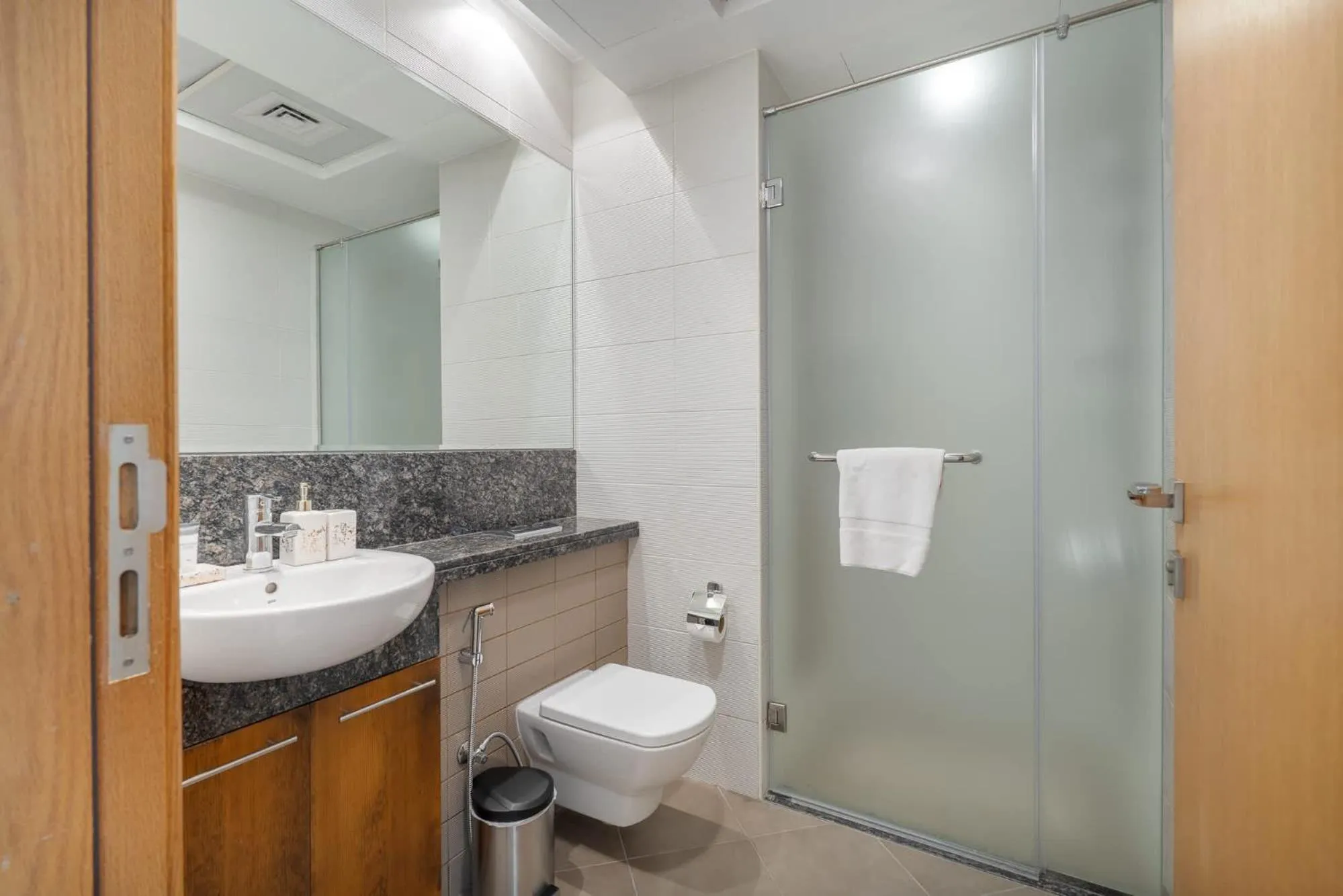 Glorious Studio with Easy City Access in Bay Square 9, Business Bay