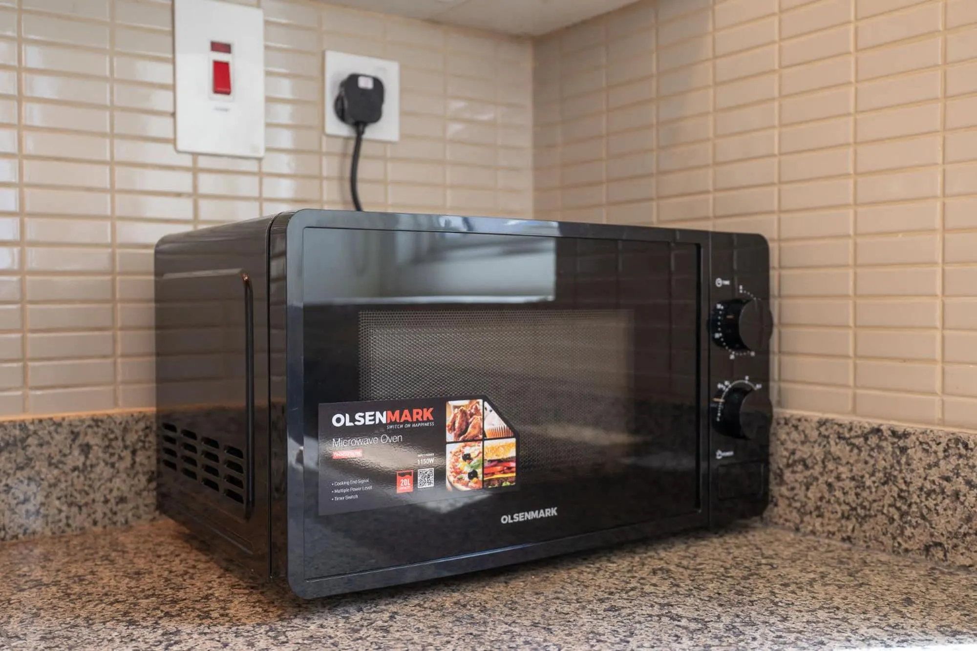 Glorious Studio with Easy City Access in Bay Square 9, Business Bay