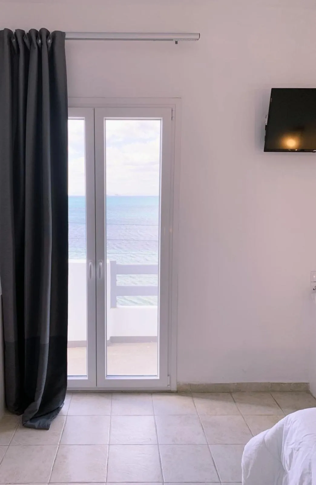 TV and multimedia, Bed in Alkyon Hotel