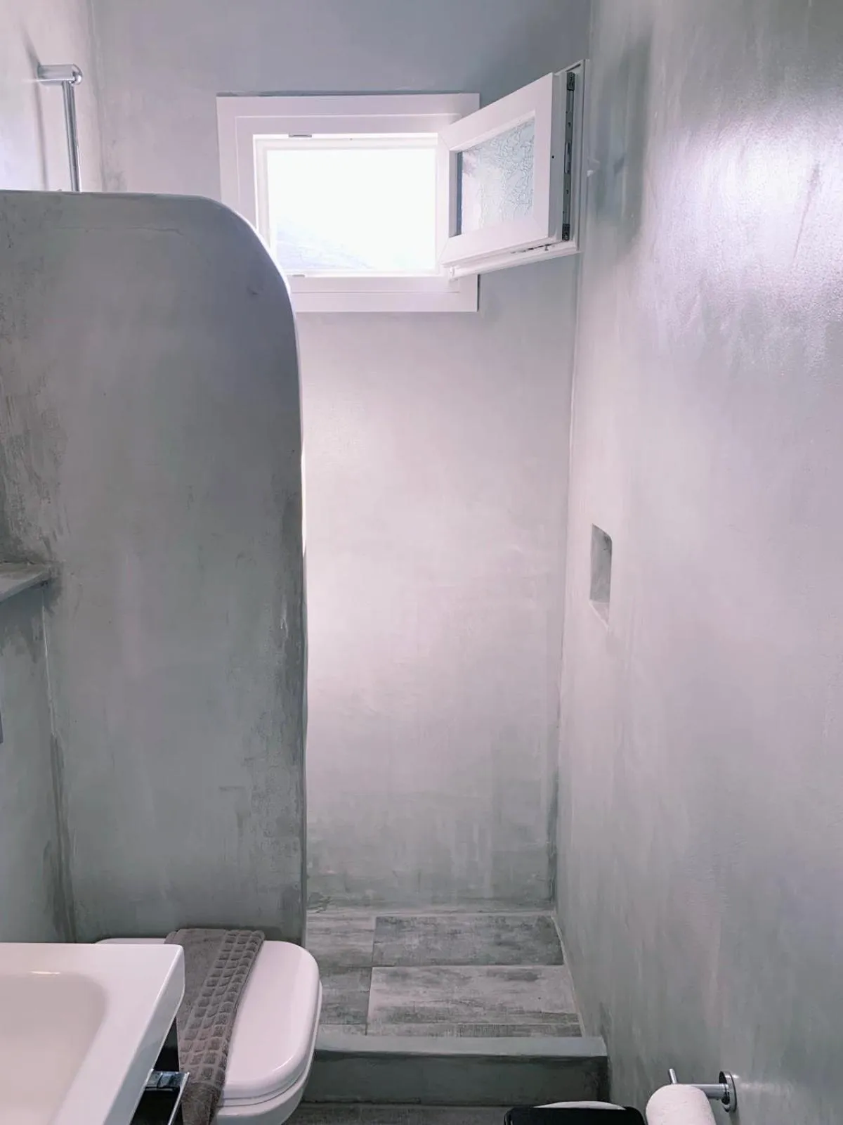 Bathroom in Alkyon Hotel