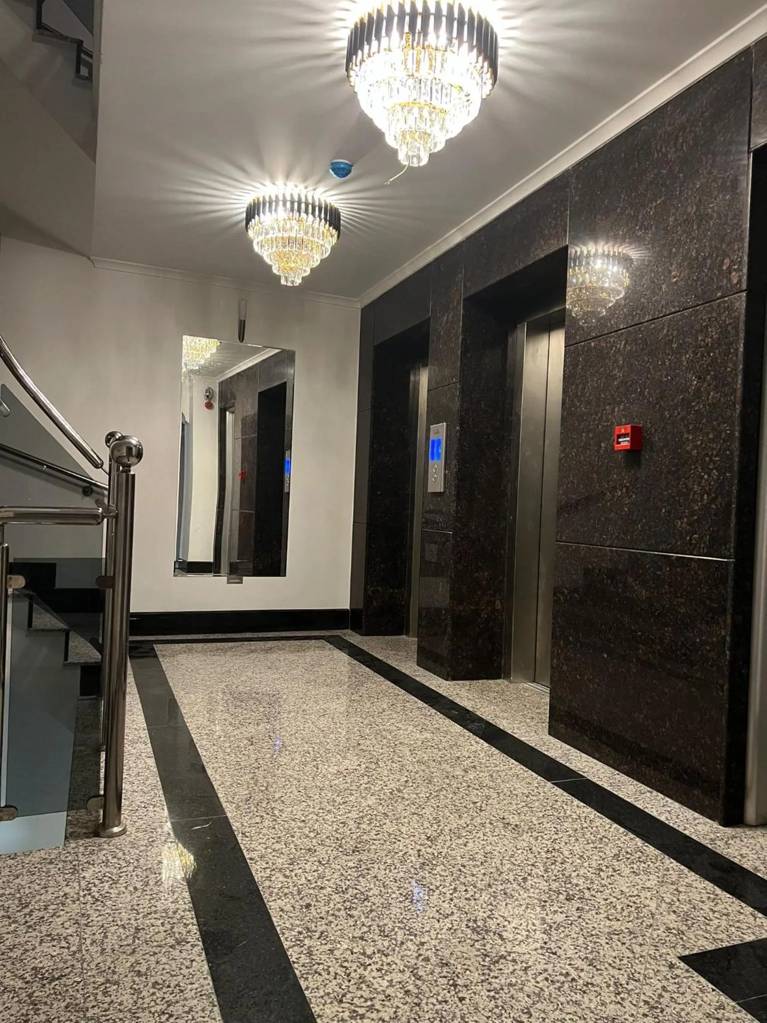 elevator in İstanblu Hotel&Spa