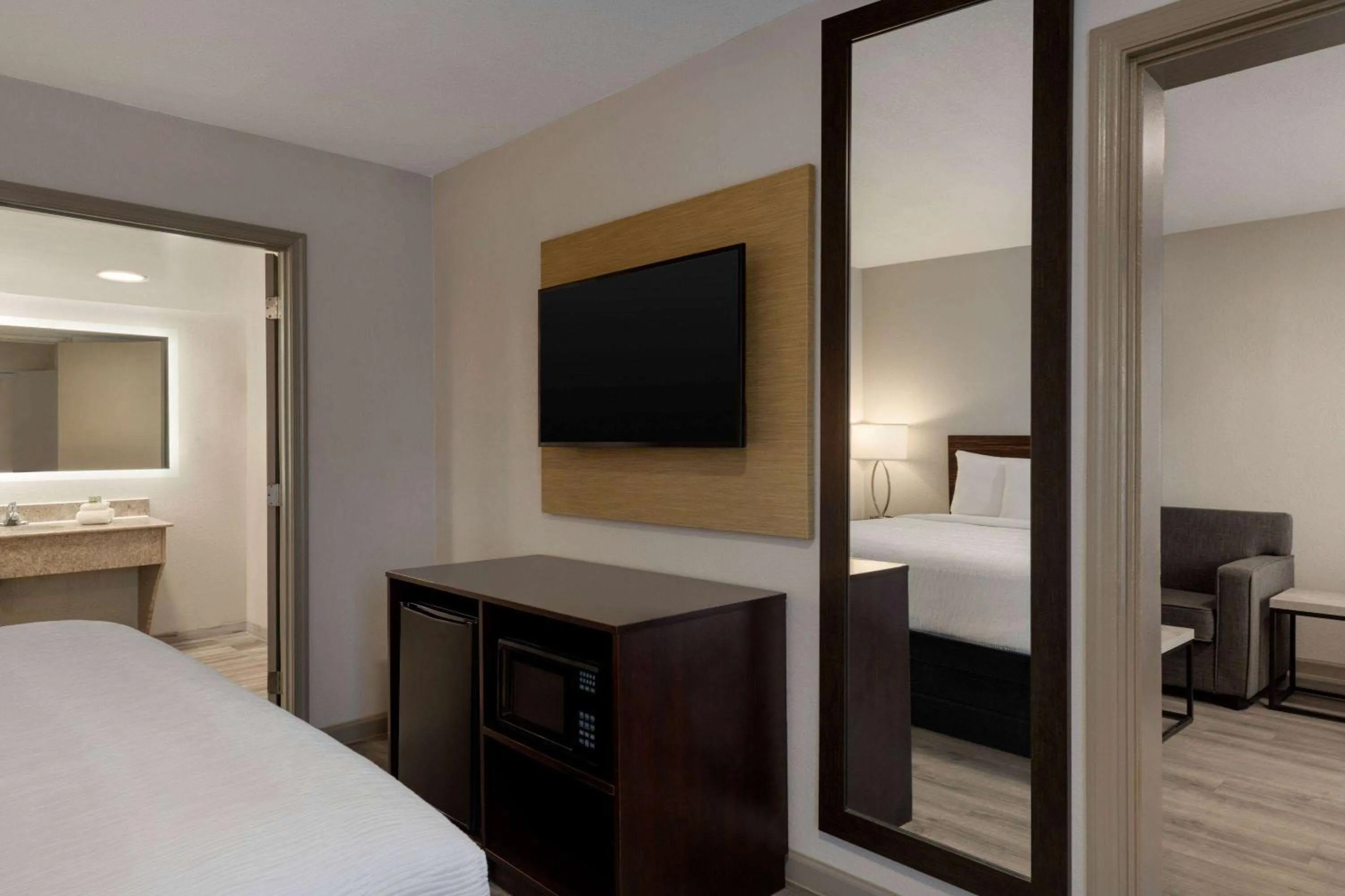 Photo of the whole room, Bed in Baymont by Wyndham Emporia VA