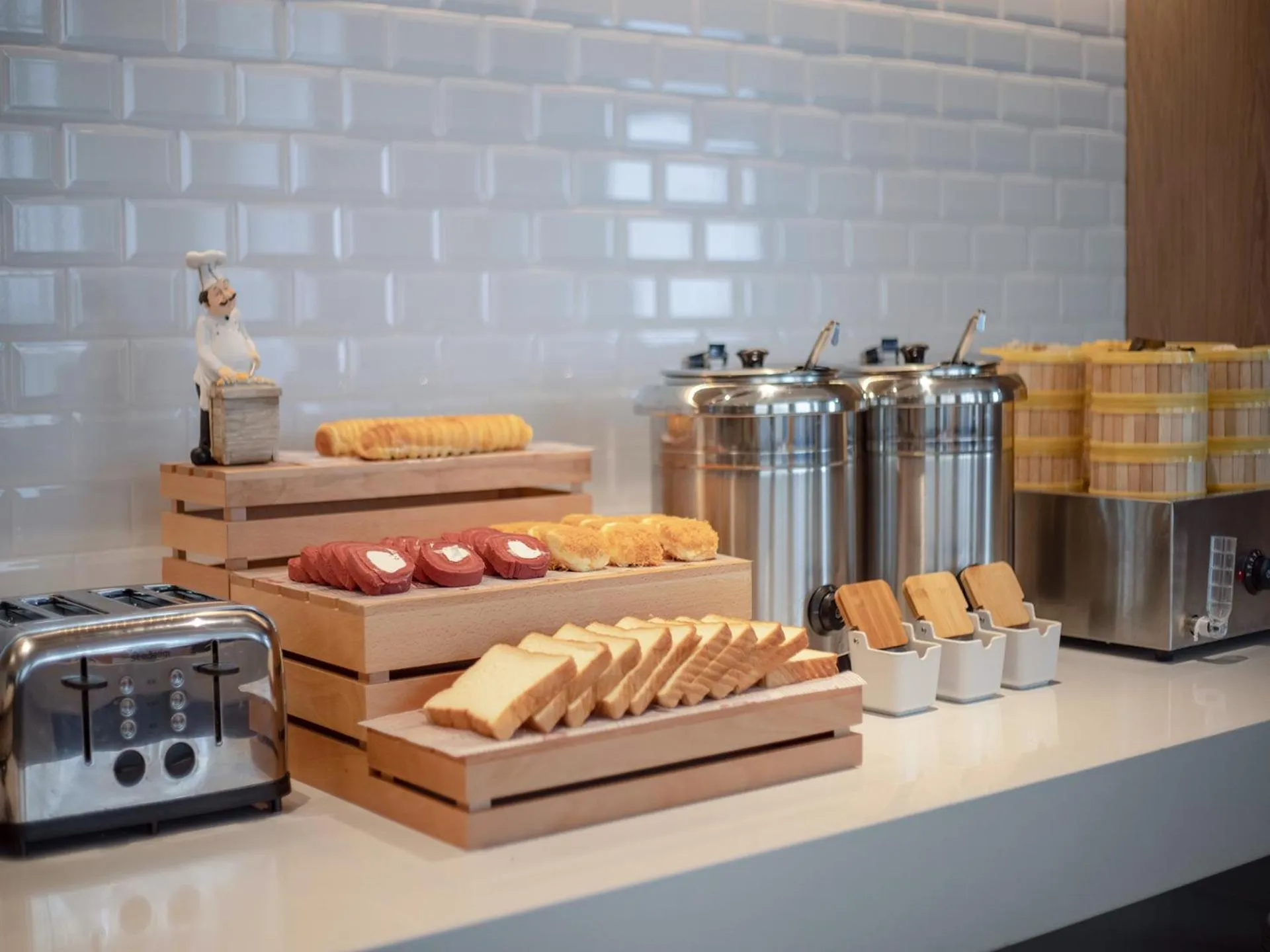 Restaurant/places to eat in Echarm Hotel Fangchenggang Administration Center High Speed Railway Station