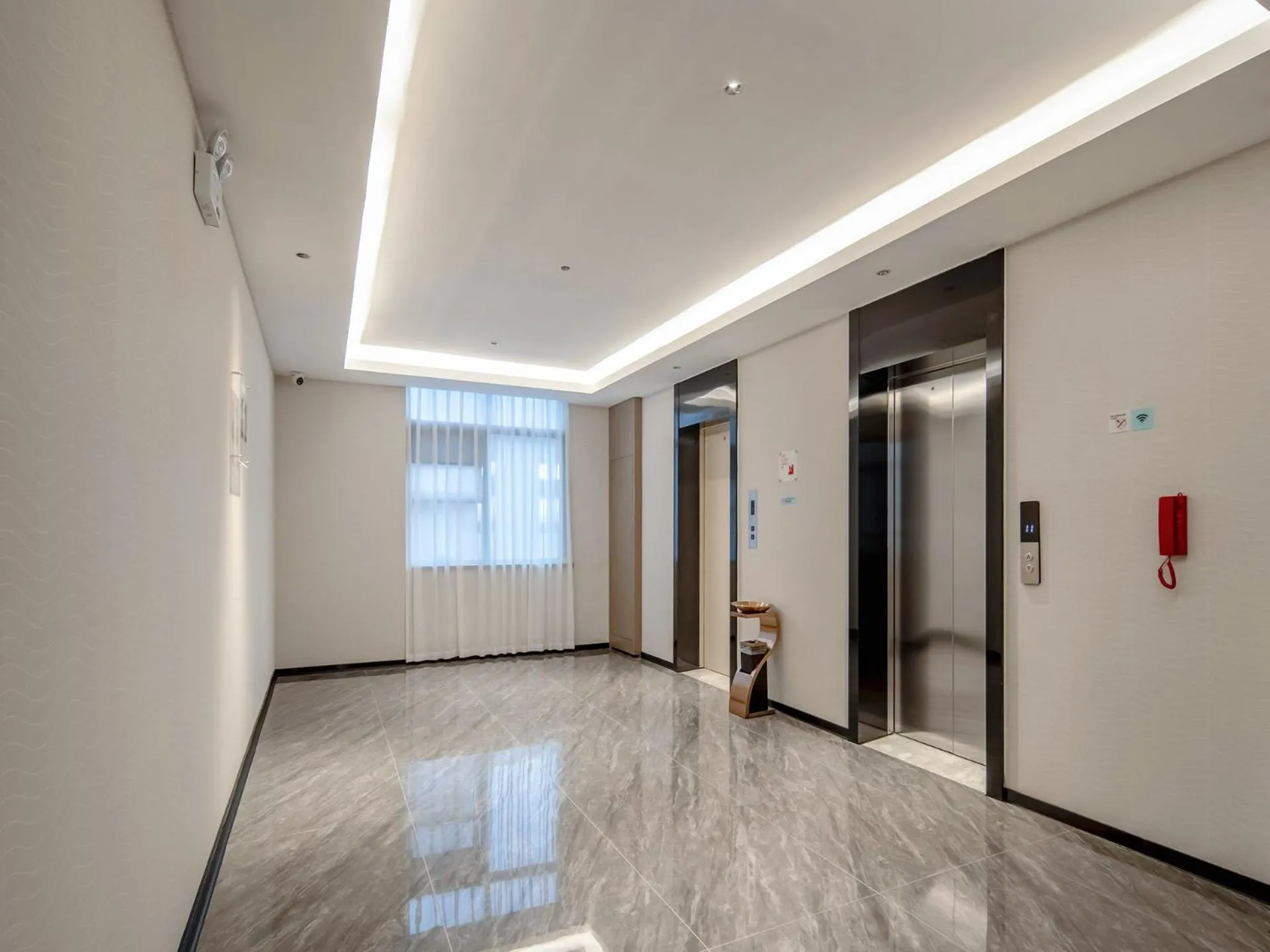 elevator in Echarm Hotel Fangchenggang Administration Center High Speed Railway Station