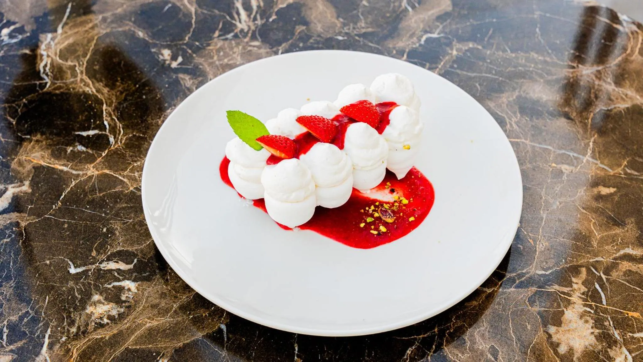 Restaurant/places to eat in Sky Boutique Hotel