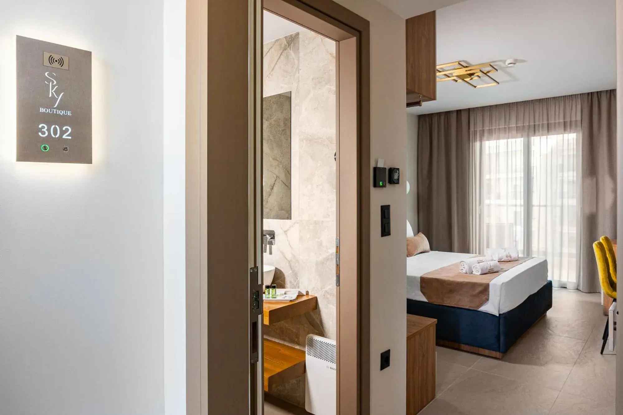 Standard King Room in Sky Hotel Standard King Room in Sky Hotel