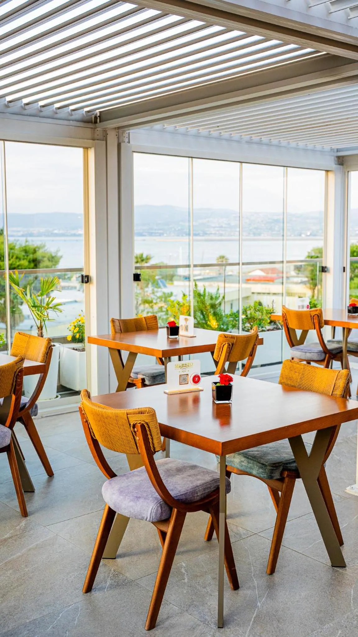 Restaurant/places to eat in Sky Boutique Hotel