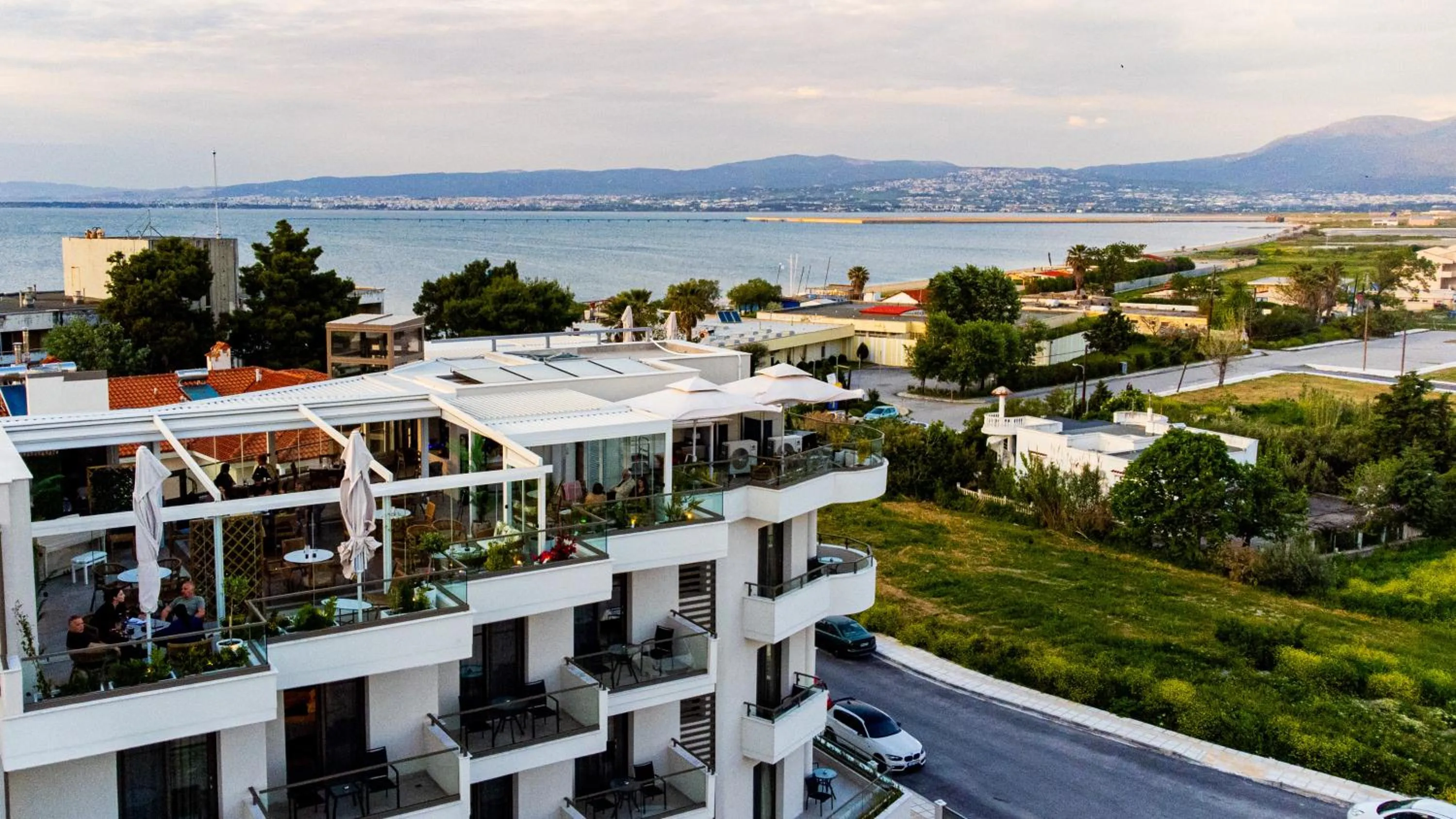 Restaurant/places to eat in Sky Boutique Hotel