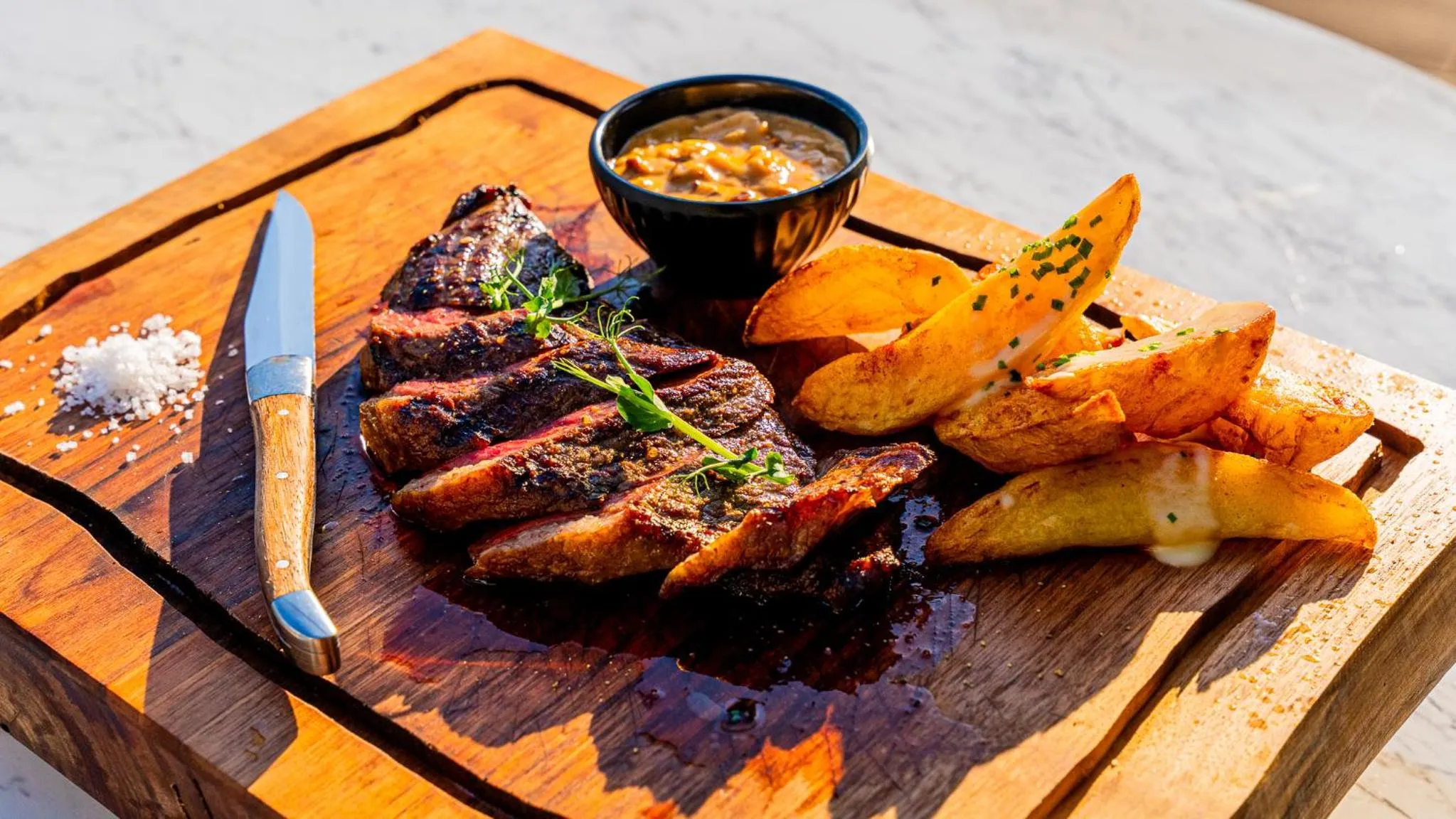 Restaurant/places to eat in Sky Boutique Hotel