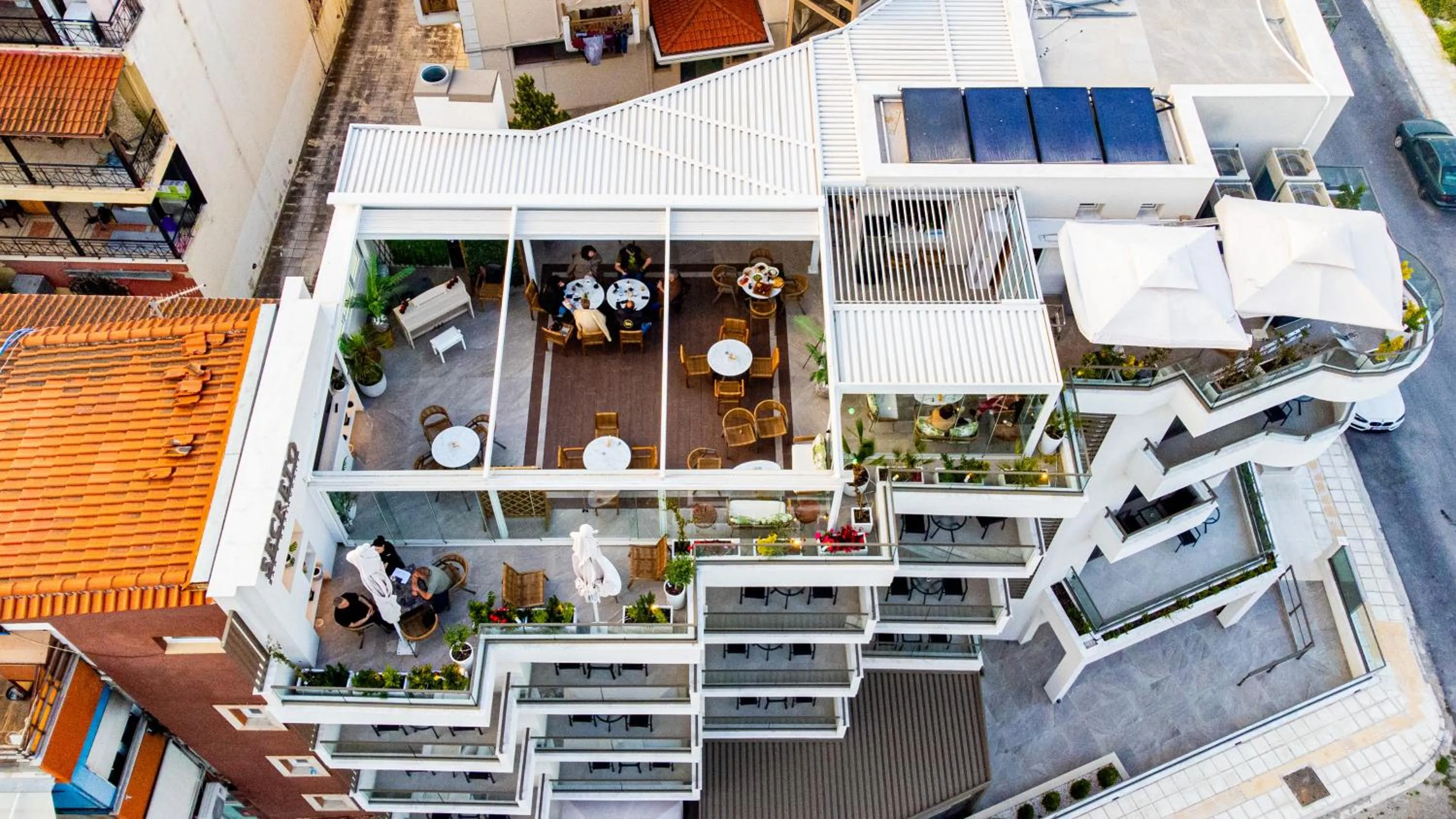 Restaurant/places to eat in Sky Boutique Hotel