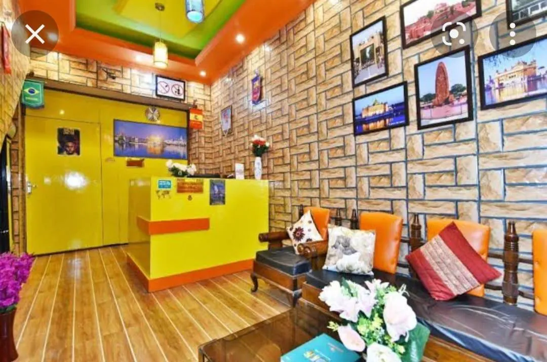 Wow Backpackers Hostels