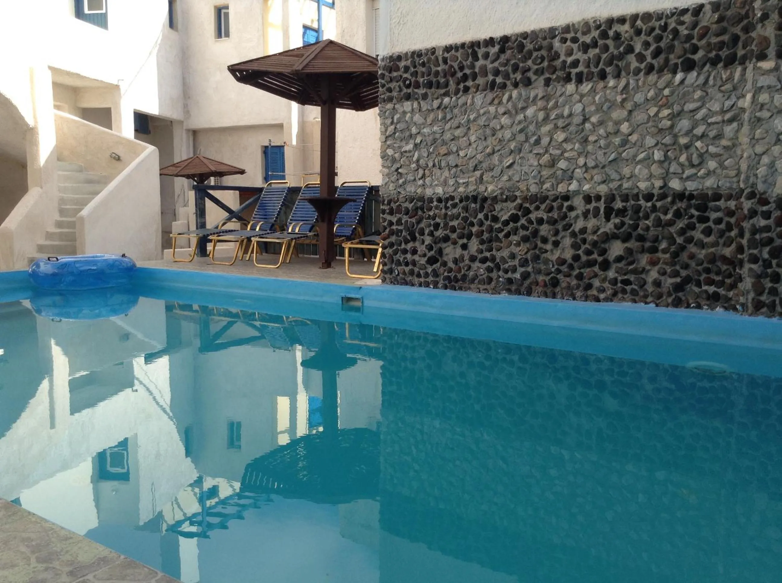 Swimming pool in Rooms to let Katerina & John's