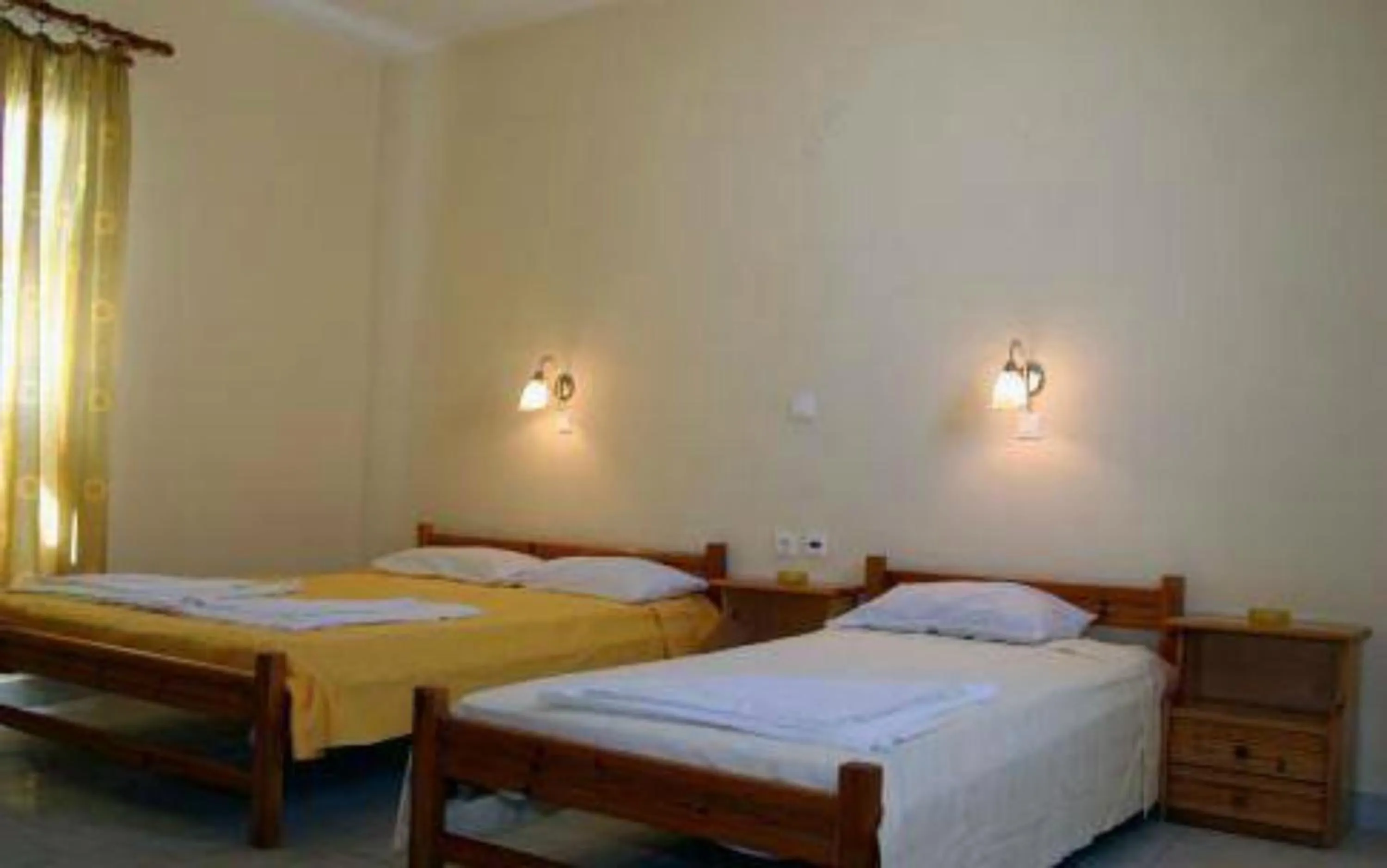 Rooms to let Katerina & John's