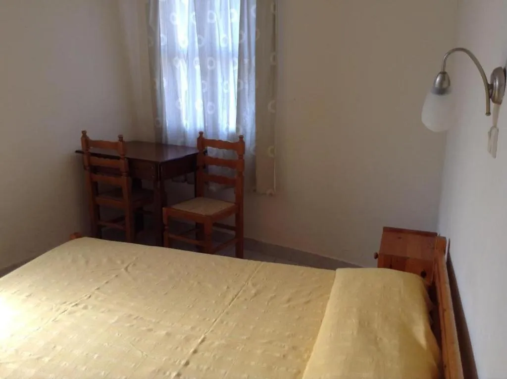 Rooms to let Katerina & John's