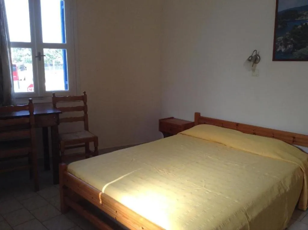 Rooms to let Katerina & John's