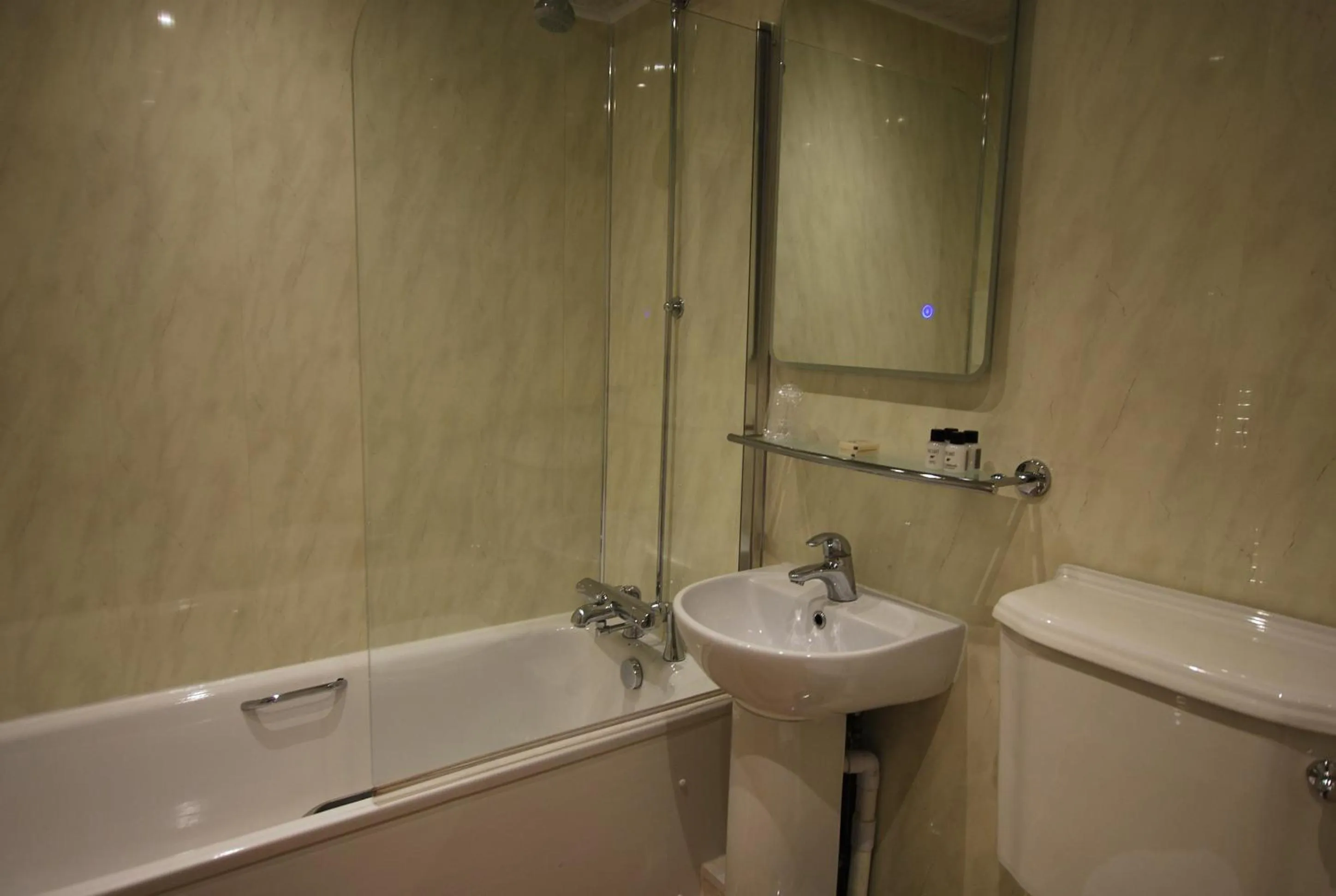 Shower in The Kellbank